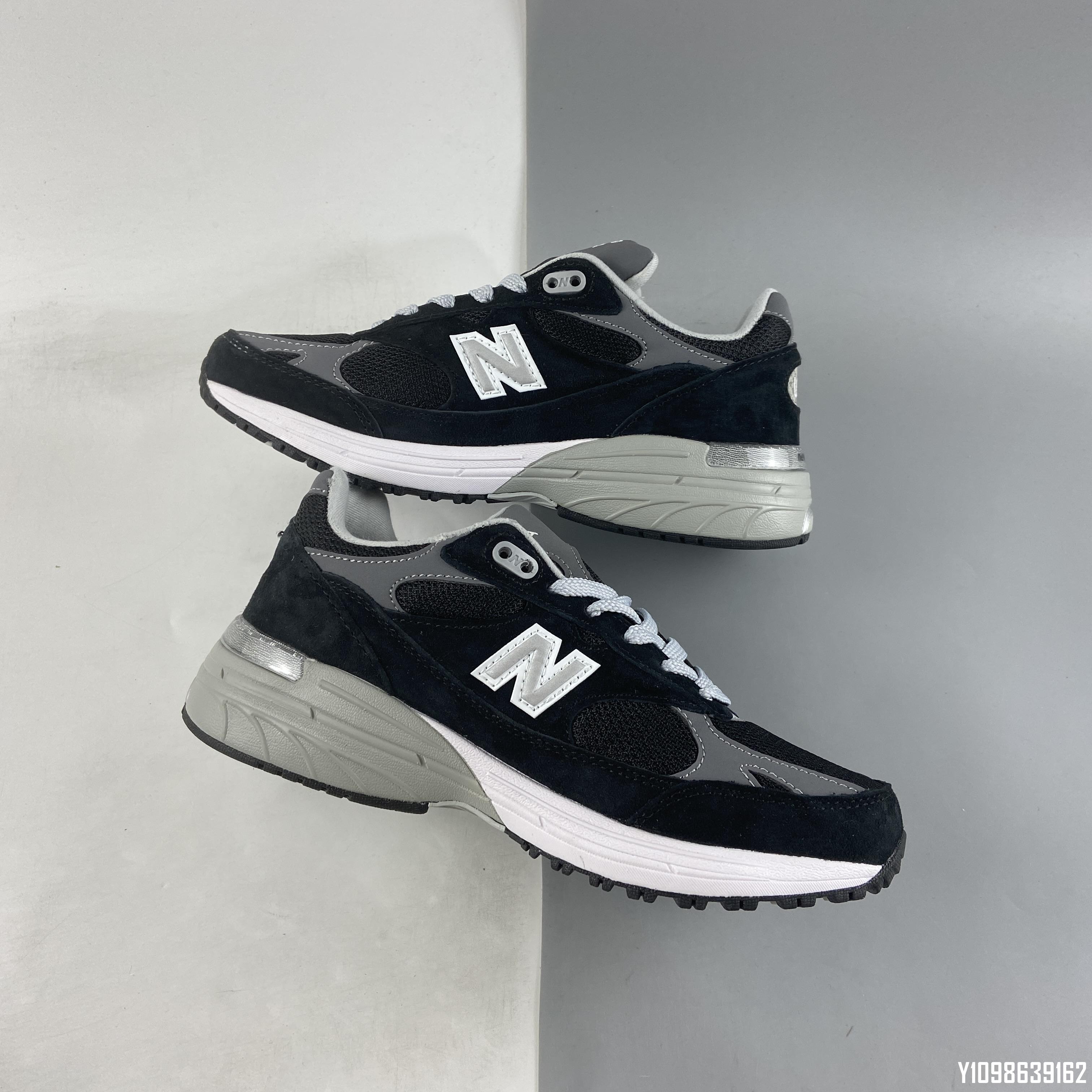 New Balance NB Made In USA M993 黑灰麂皮防滑慢跑鞋MR993BK 36-45