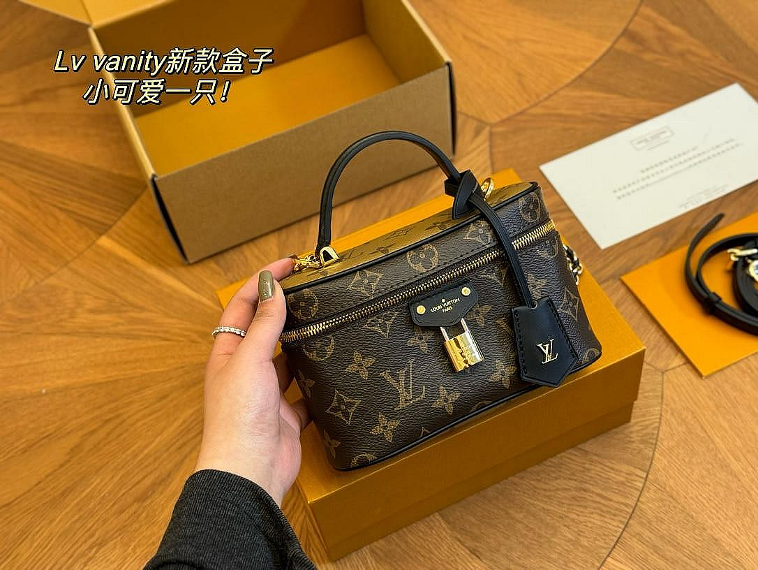 【小喜子代購】來啦 LV nice vanity化妝包size1912cm搭肩帶一寬一細… NO3139