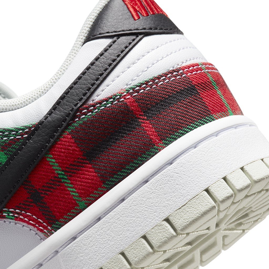 A-KAY0】NIKE DUNK LOW RETRO PRM TARTAN PLAID 白綠紅【DV0827-100