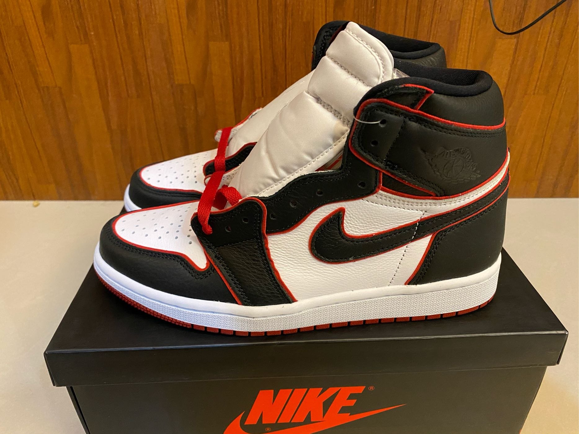 S.M.P】AIR JORDAN 1 HIGH OG Bloodline 黑白紅紅外線血線紅555088-062