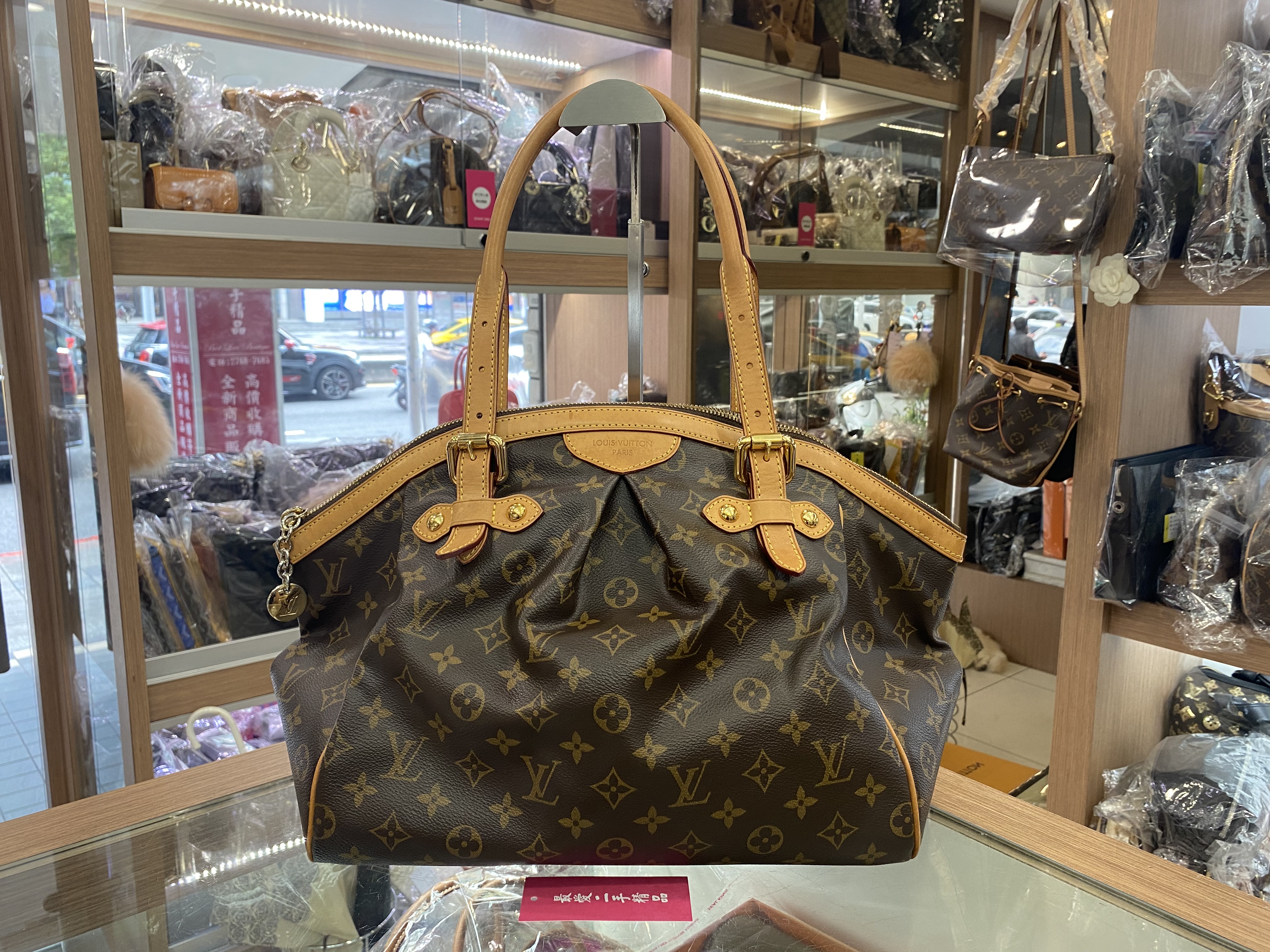 ☆最愛二手精品☆ LV TIVOLI GM 字紋原花皺折拉鍊肩背包手提包 M40144 XG5132 水餃包 元寶包