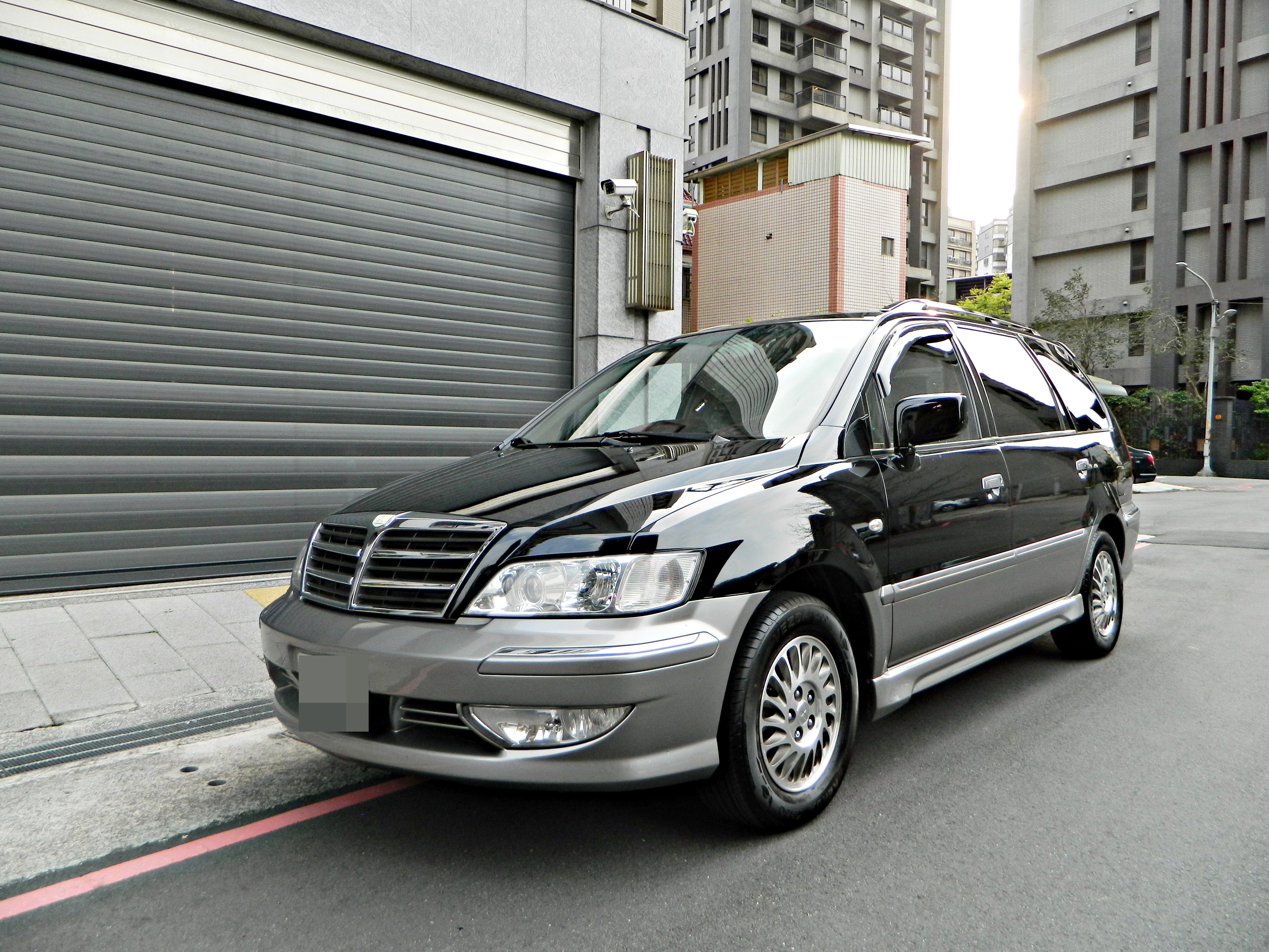 2004 Mitsubishi 三菱 Savrin