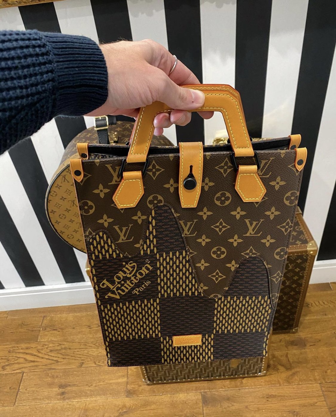 Louis Vuitton LV N40355 Mini Tote 迷你托特包| Yahoo奇摩拍賣