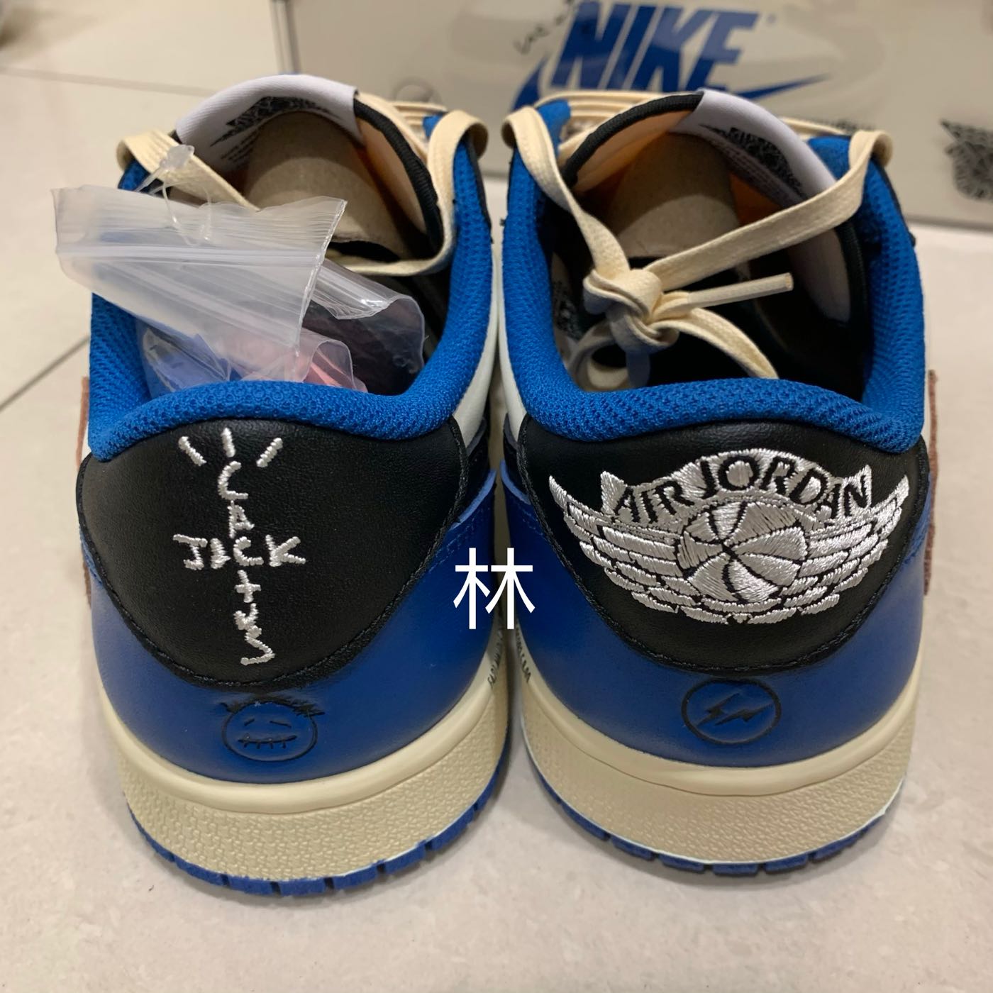 全新Travis Scott x Fragment x Air Jordan 1 Low OG 白藍黑倒勾藤原浩