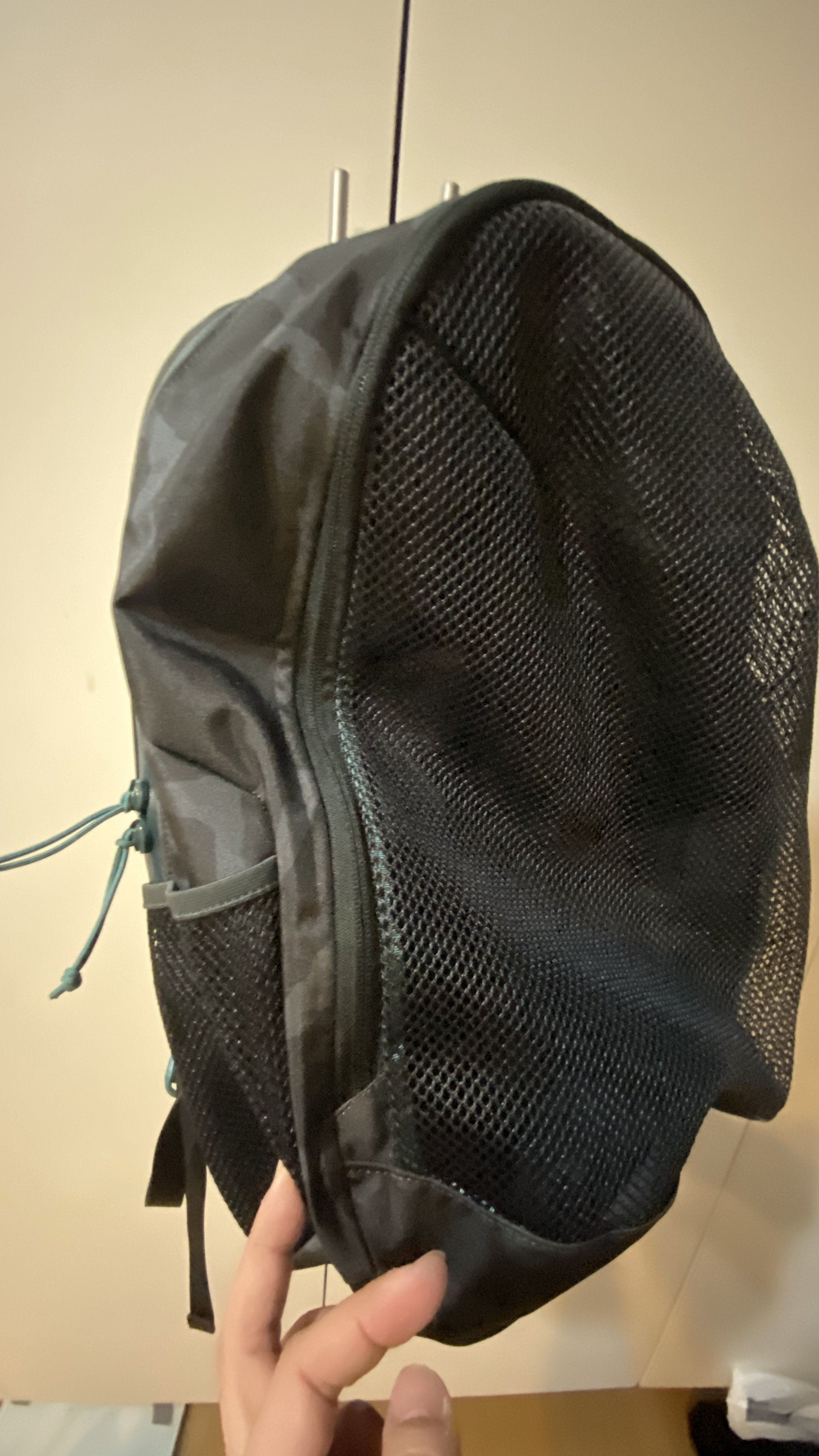 近全新 Patagonia Planing Divider Pack 30L 防水 大容量 後背包 筆電夾層 黑迷彩