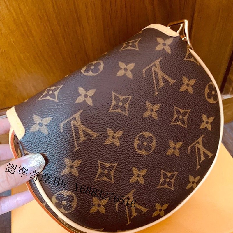 M44860 Louis Vuitton 2020 Monogram Canvas Tambourin