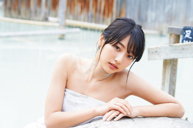 武田玲奈寫真集1st PHOTO BOOK《TABIRENA trip 1 タビレナ》 | Yahoo