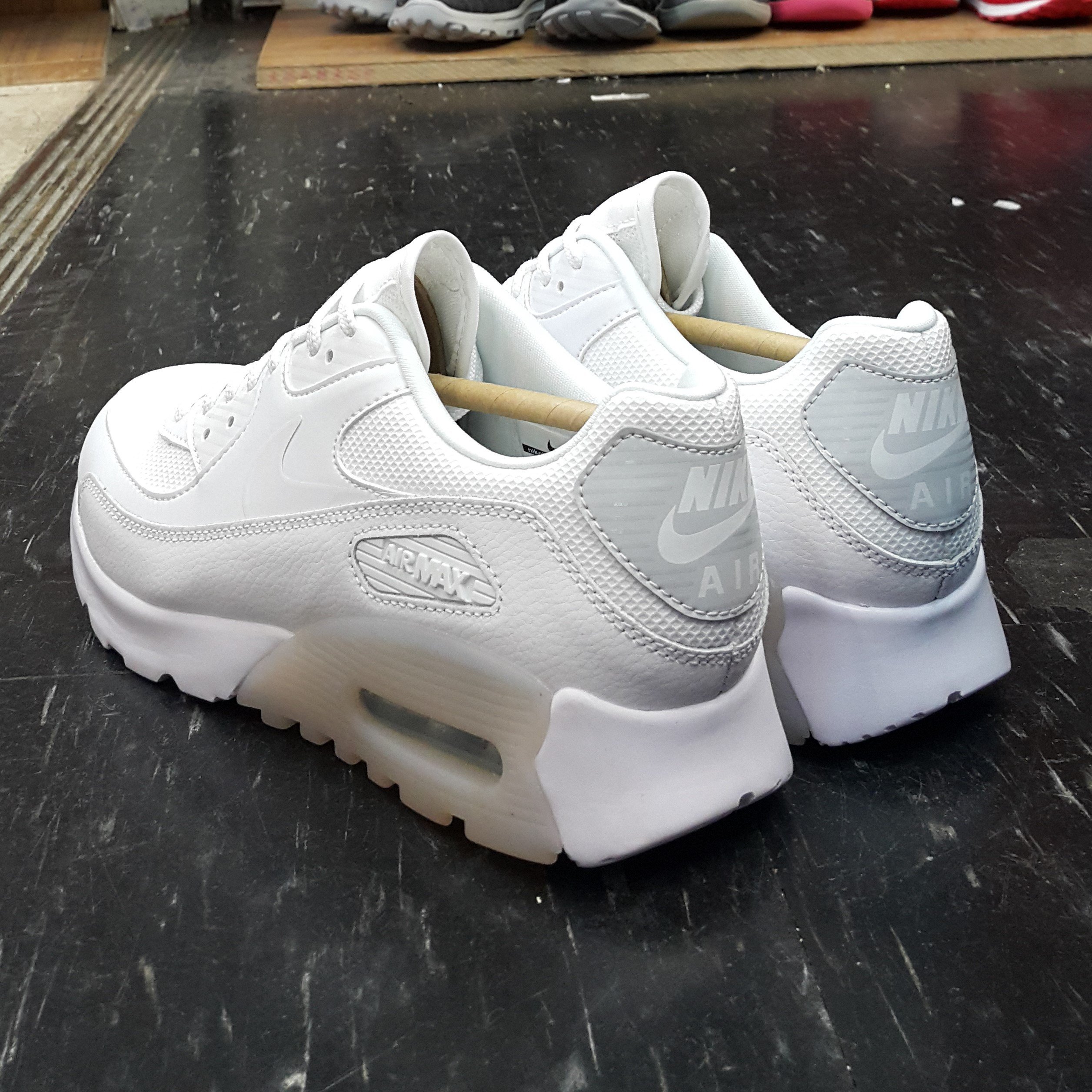 NIKE AIR MAX 90 ULTRA ESSENTIAL 白色全白皮革果凍慢跑鞋724981-102