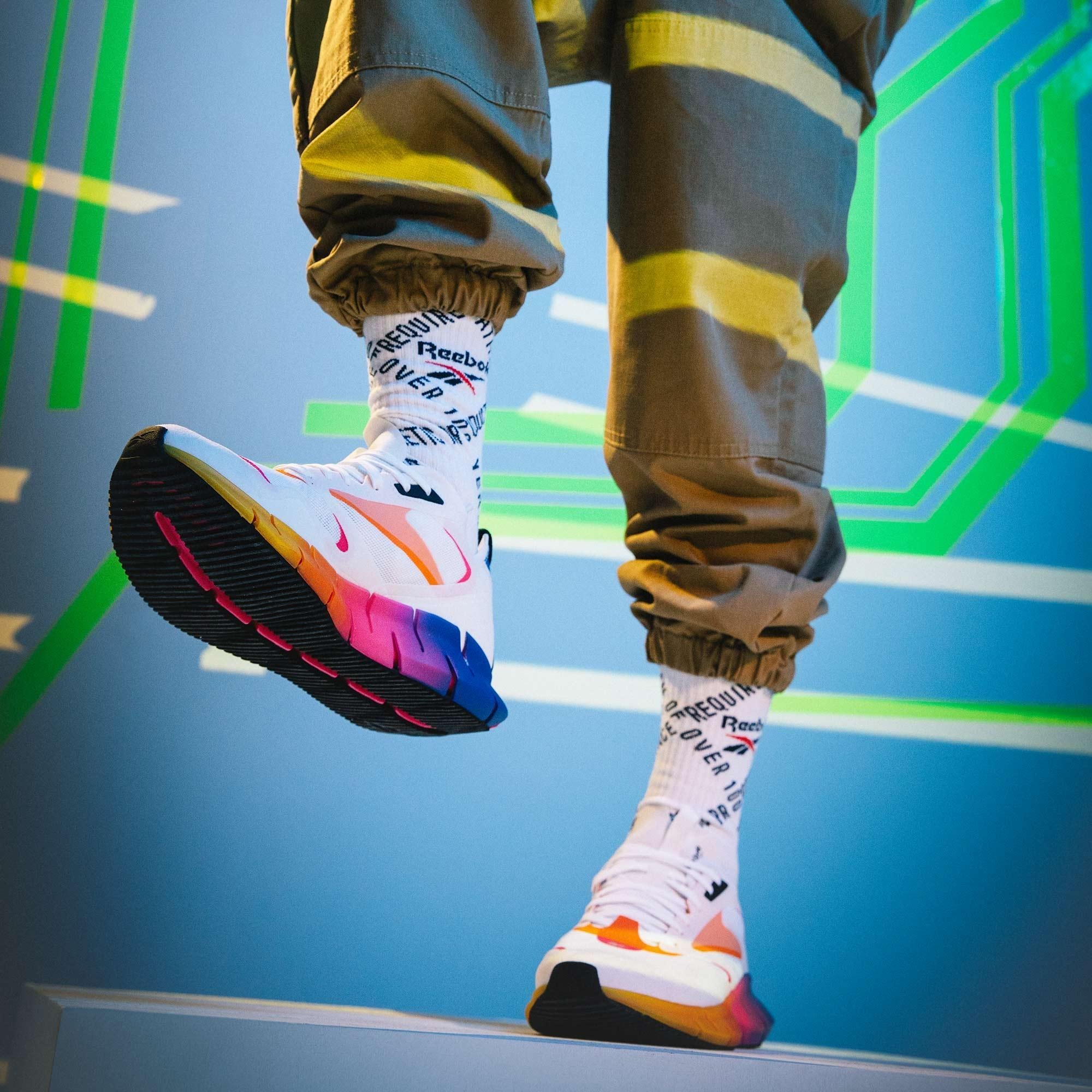 =CodE= REEBOK ZIG KINETICA HORIZON 網布慢跑鞋(白彩虹) FZ4632 漸層 魚骨 男