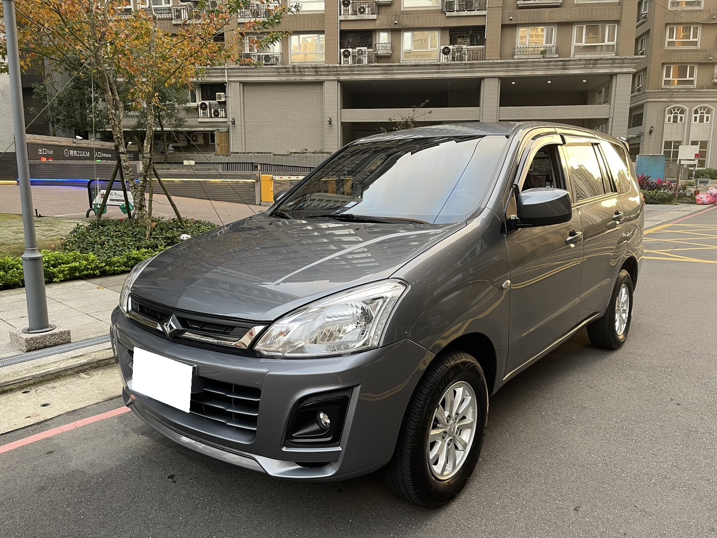 2018 Mitsubishi 三菱 Zinger