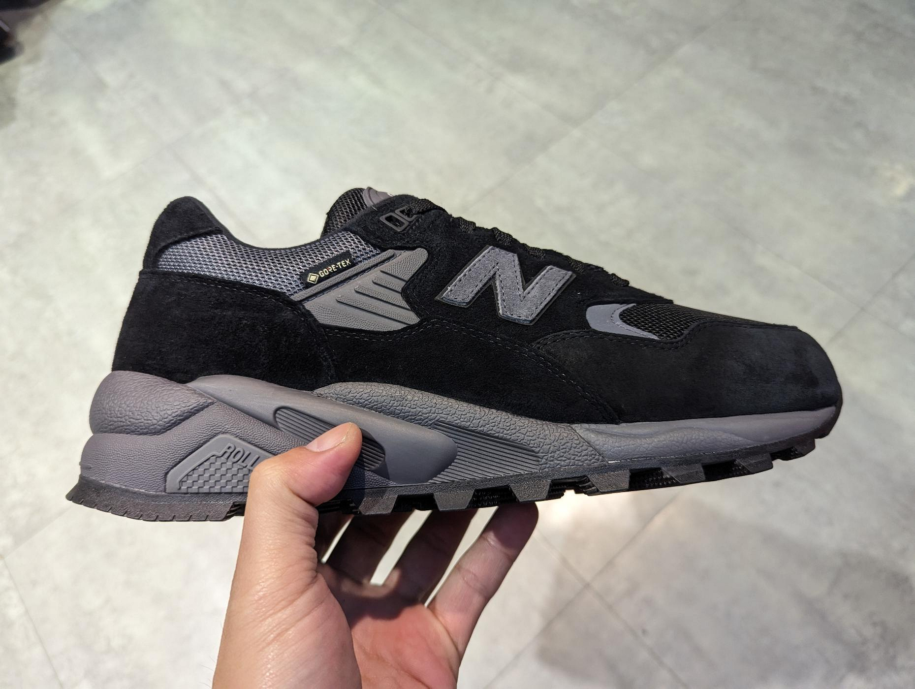 南🔥2023 12月NEW BALANCE 580 MT580RBL GORE-TEX® 綠黑色麂皮防水黃金