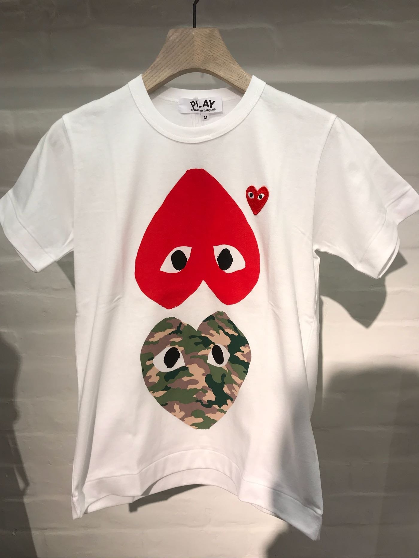 Sold out Comme des garcons 川久保玲PLAY 系列兩顆愛心限量版紅愛心