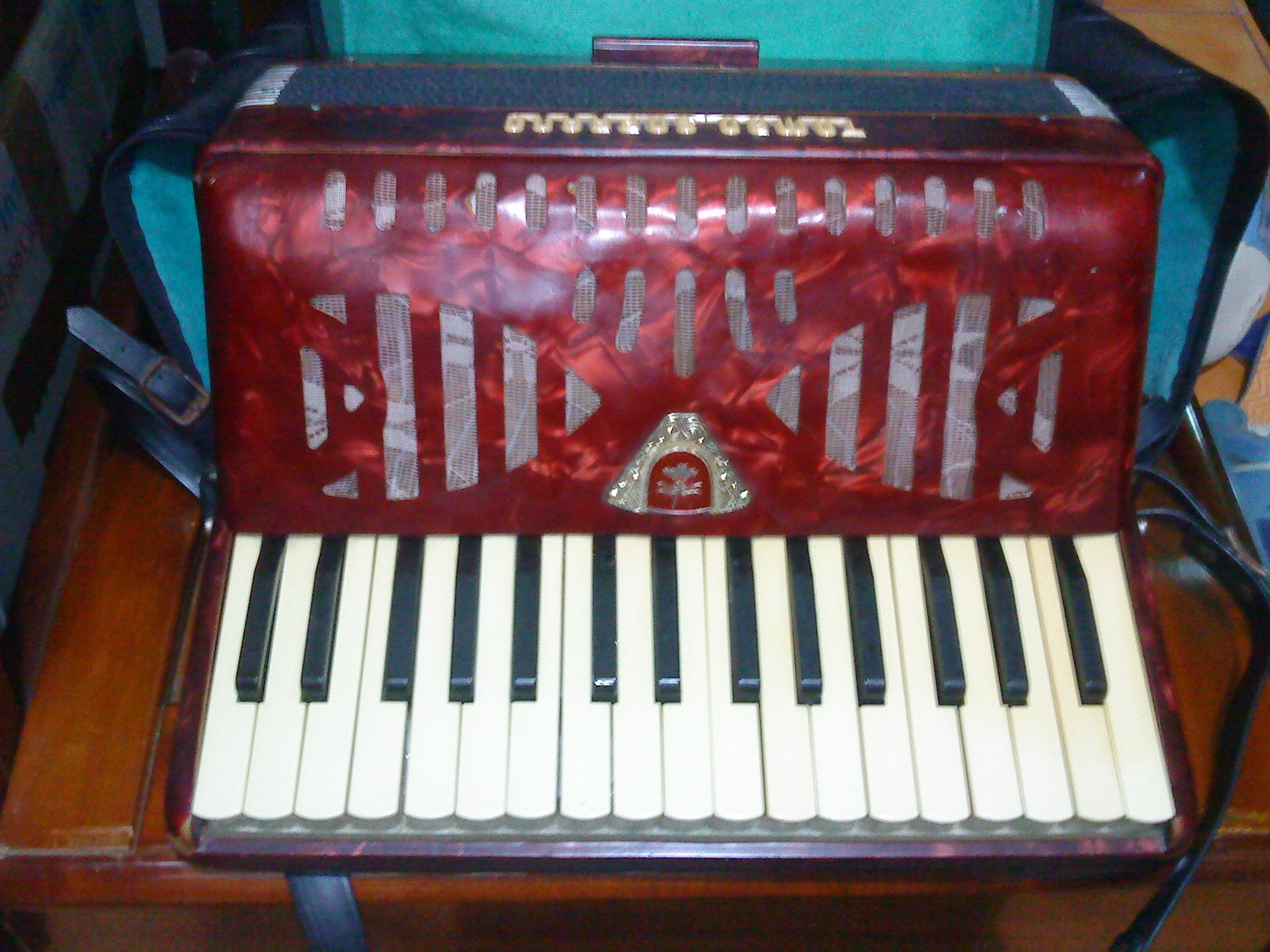 【HOT低価】TOMBO アコーディオン　No.241　トンボ 鍵盤楽器