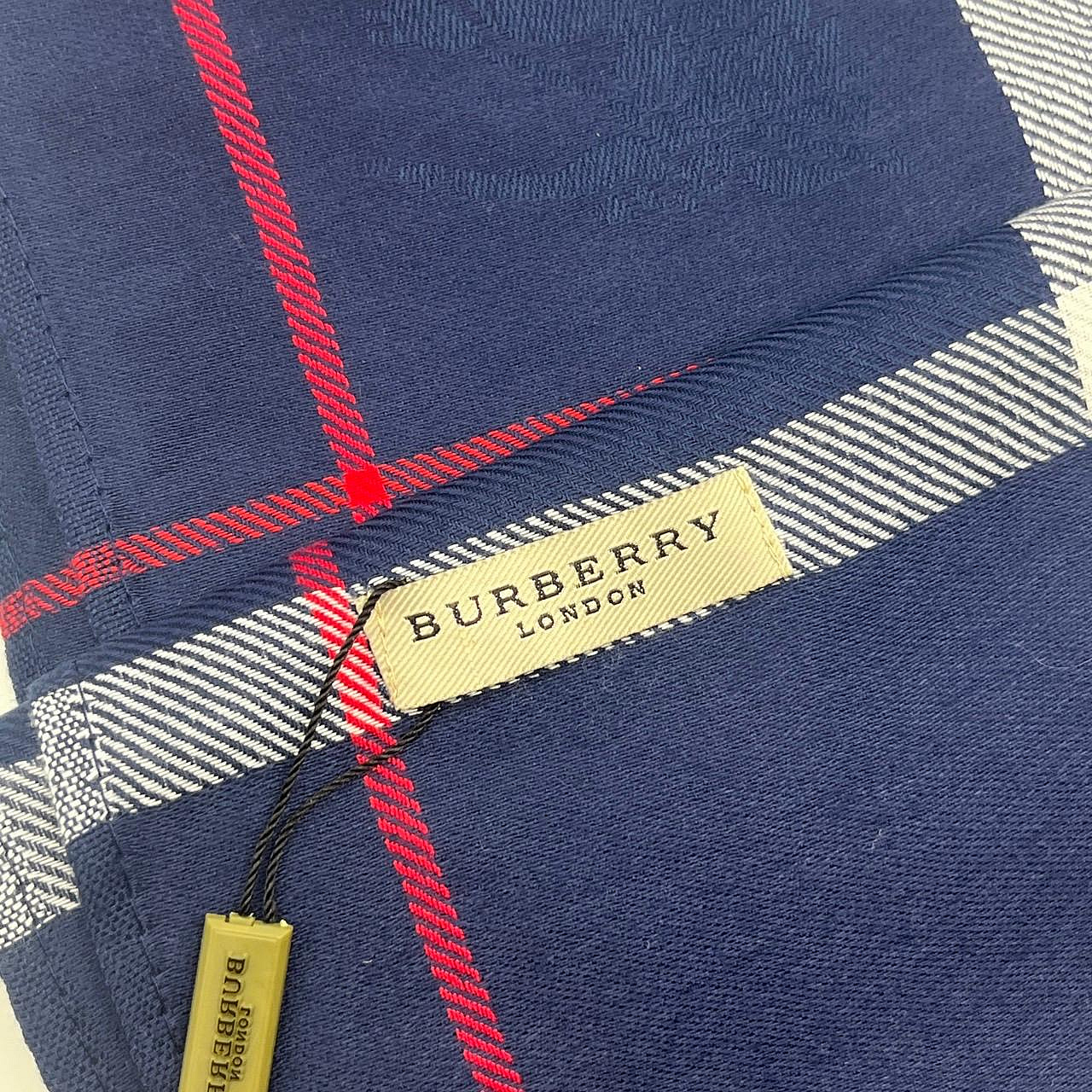 哈極品】極新美品《Burberry 藍色格紋戰馬流蘇圍巾/配件》 | Yahoo奇摩拍賣