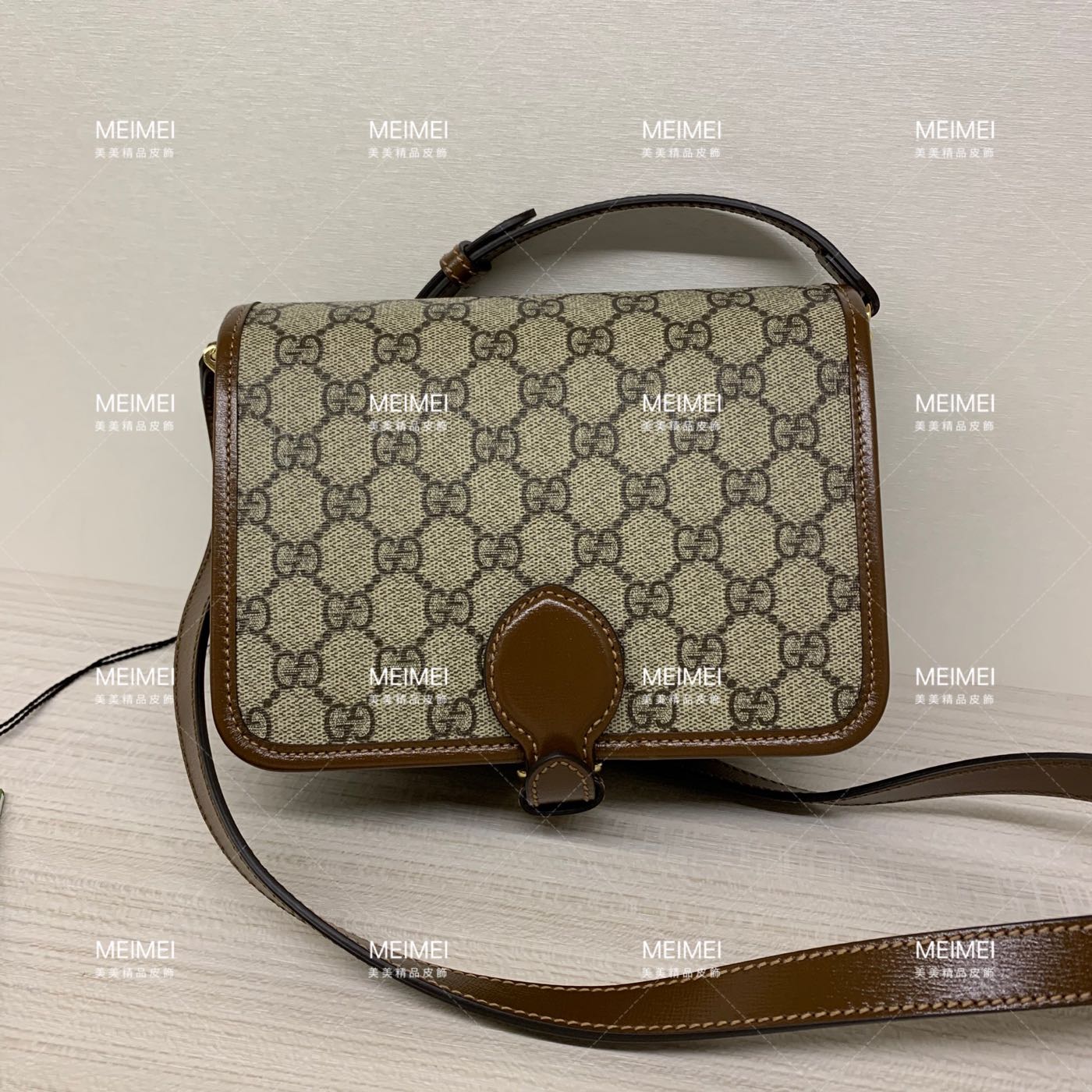 30年老店預購GUCCI Mini shoulder bag with Interlocking G 新款馬鞍包