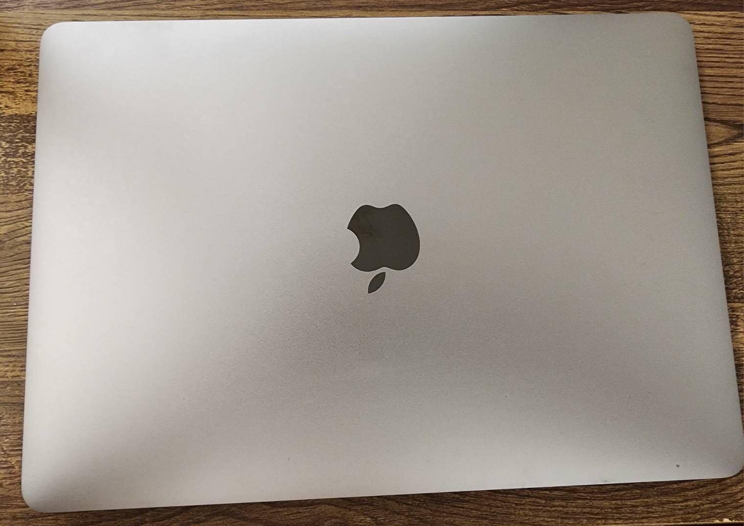 (二手)售MacBook pro 13吋 8G+256g銀色(A1708)