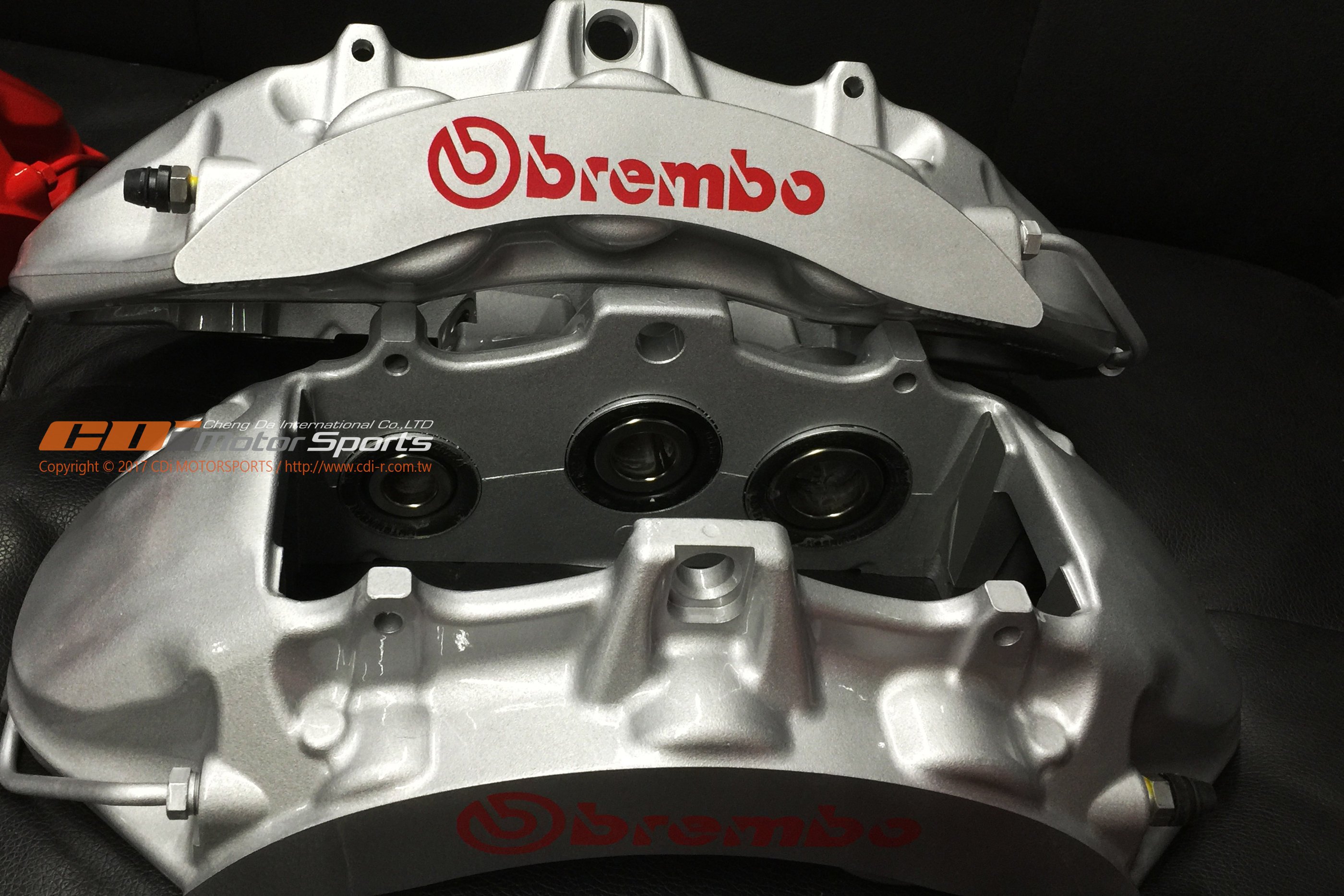 BREMBO ZL1 六活塞卡鉗組 銀色卡鉗 烤漆 玩色 改色 維修 保養 清潔 來令片 碟盤更換歡迎詢問 / 制動改