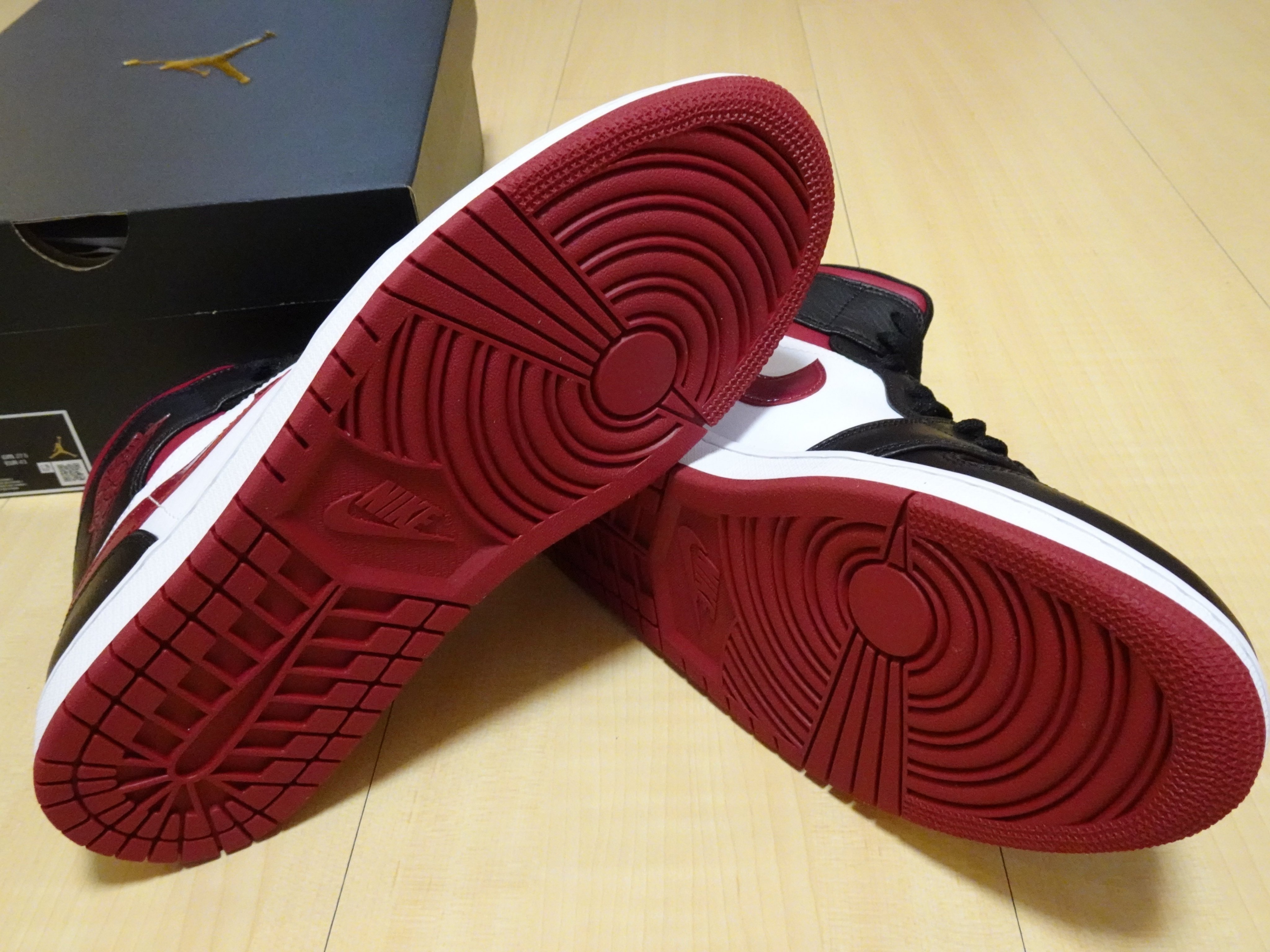 NIKE AIR JORDAN 1 MID BRED TOE AJ1 中筒8孔黑白紅黑腳趾男鞋籃球鞋