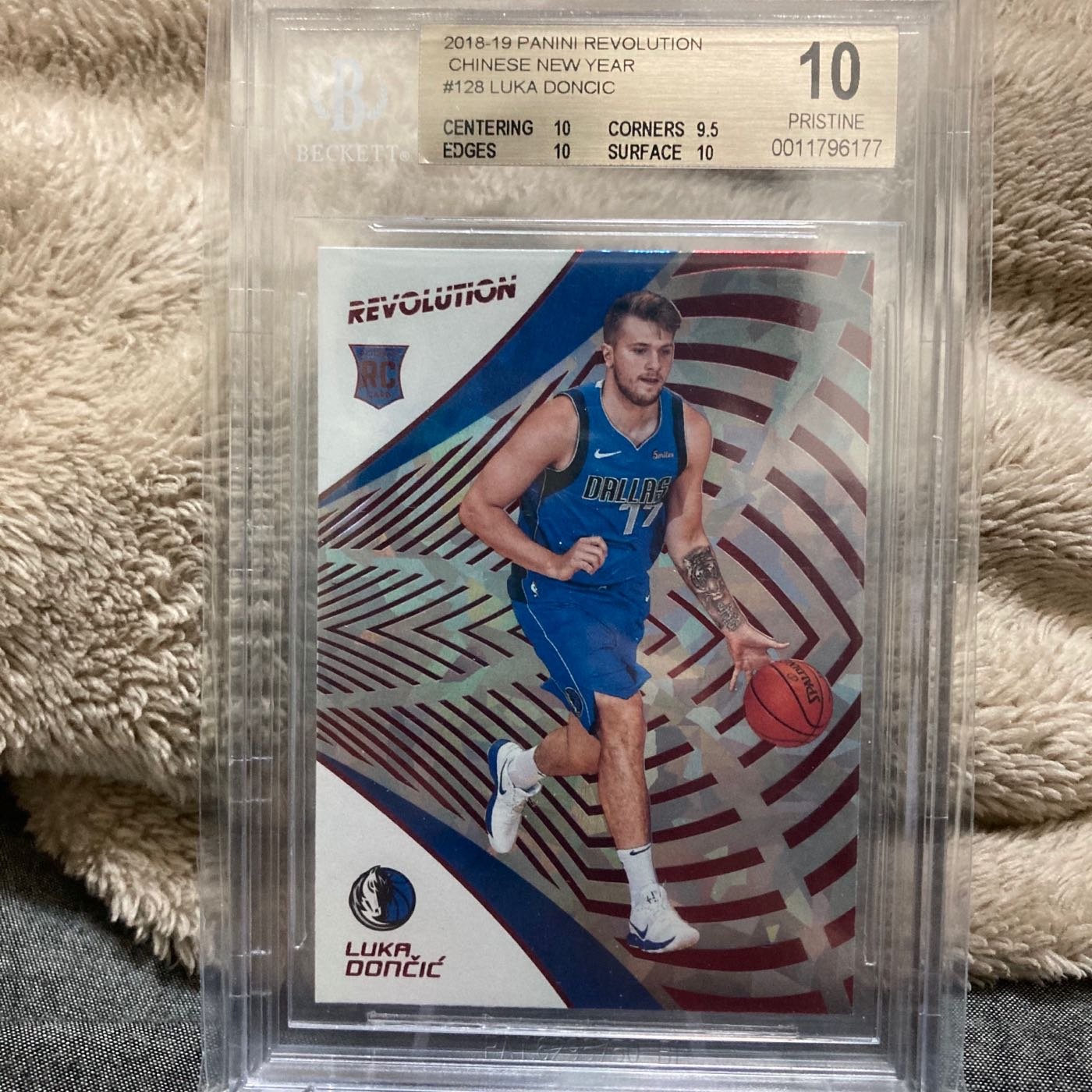 Luka Doncic 2018-19 Revolution Rc New Year BGS10（ POP3 ）東契奇