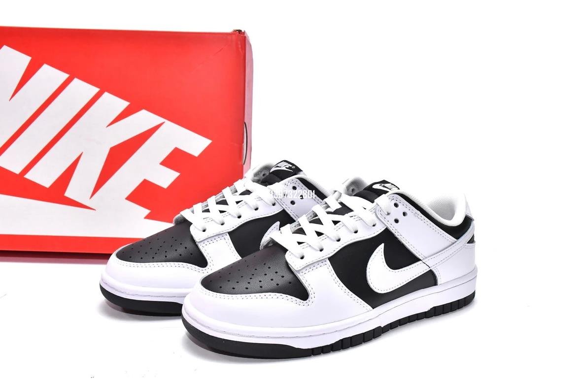 国内在庫】 新品未使用 NIKE DUNK LOW BLACK/WHITE 23.5cm