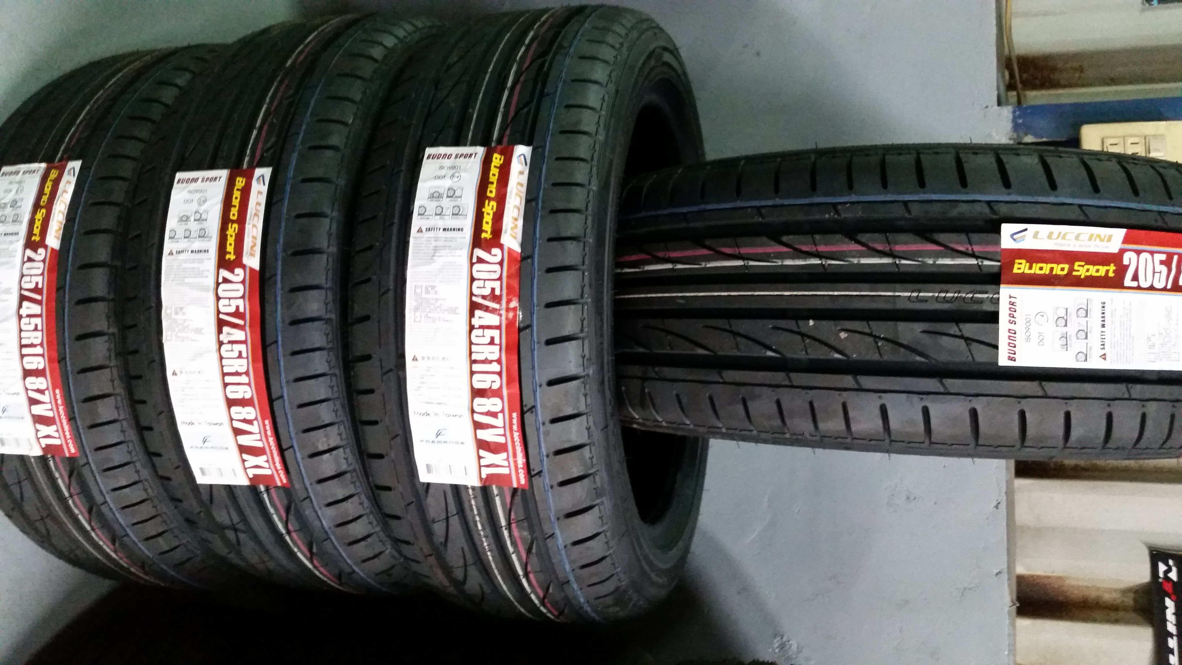 人気即納 205/45R16 87V XL ルッチーニ ヴォーノ スポーツ WORK EMOTION CR kiwami  サマータイヤホイール4本セット タイヤプライス館 通販 PayPayモール