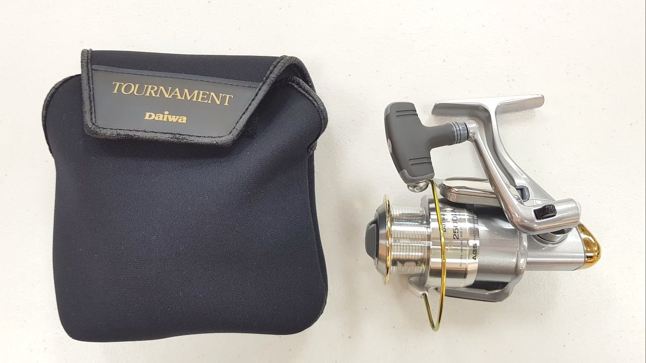 Daiwa SS2600 Tournament SS Spinning Reel 3BB, 5.1:1, 10/270 12/210 