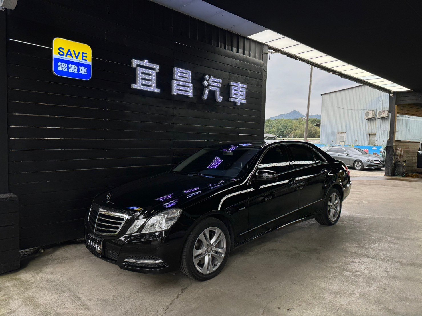 2011 M-Benz 賓士 E-class