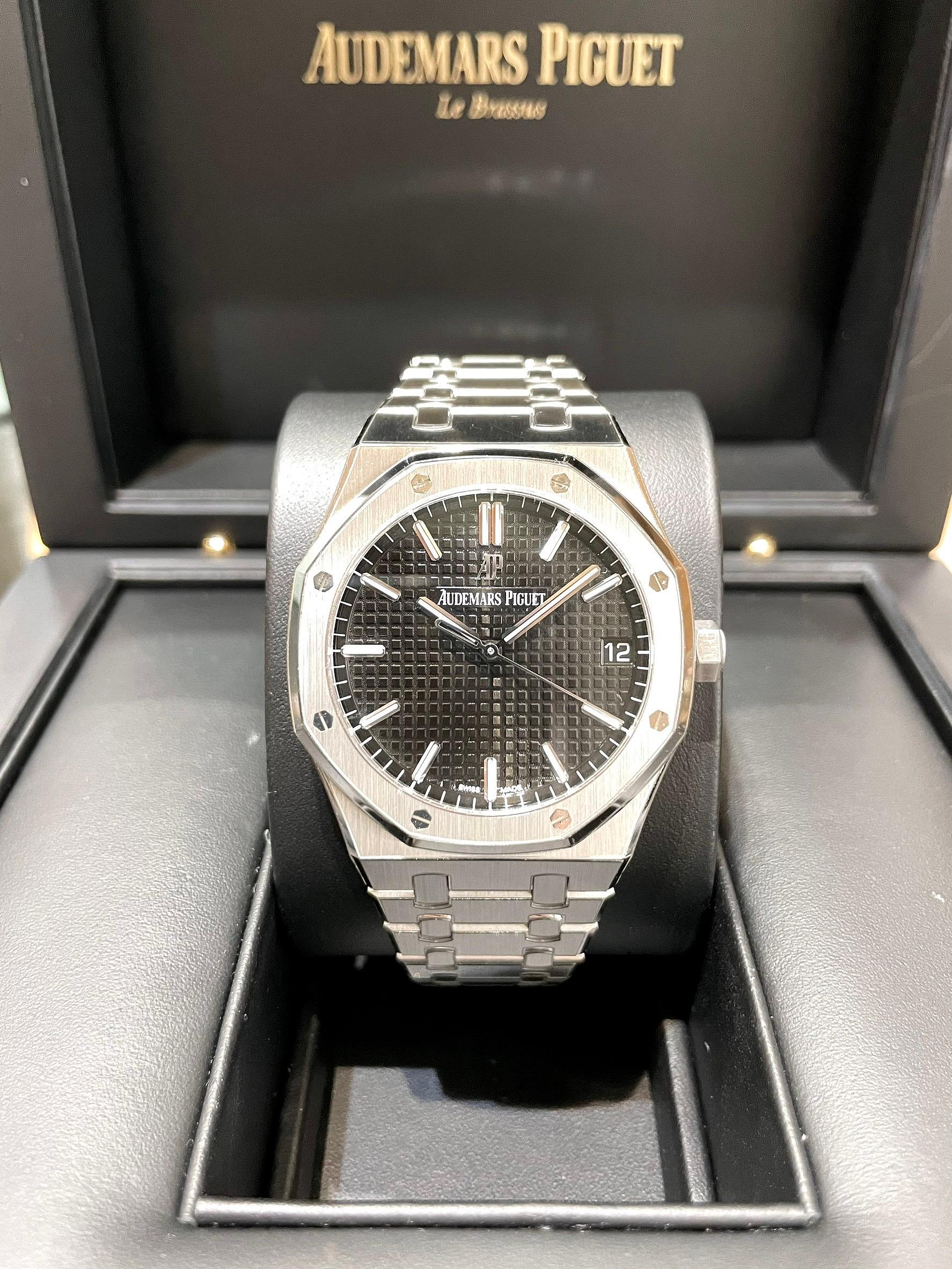 【北林流當品】Audemars Piguet 愛彼 AP錶 15500ST 皇家橡樹 黑格紋面盤 2022年保卡 已貼膜