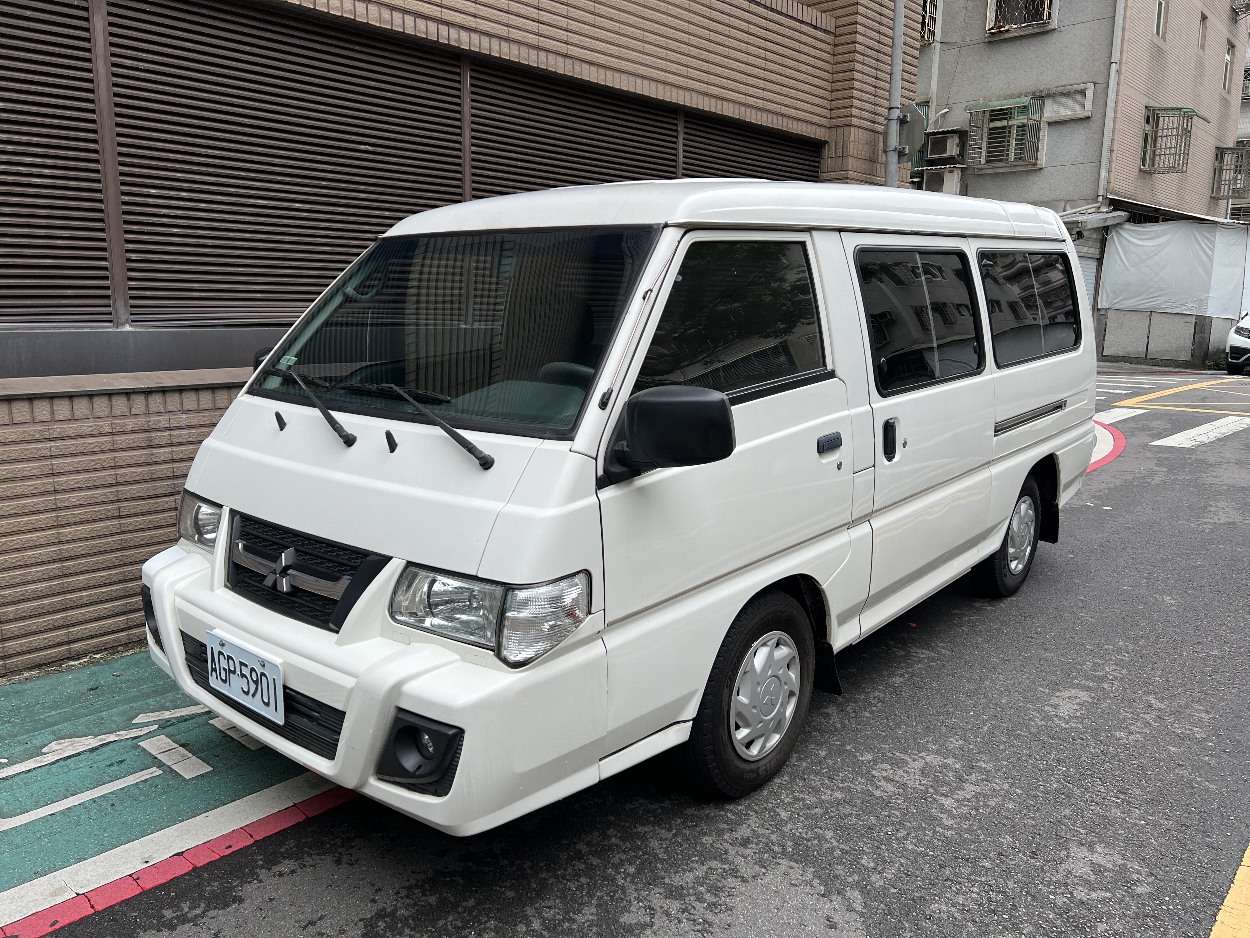 2014 Mitsubishi 三菱 商用車