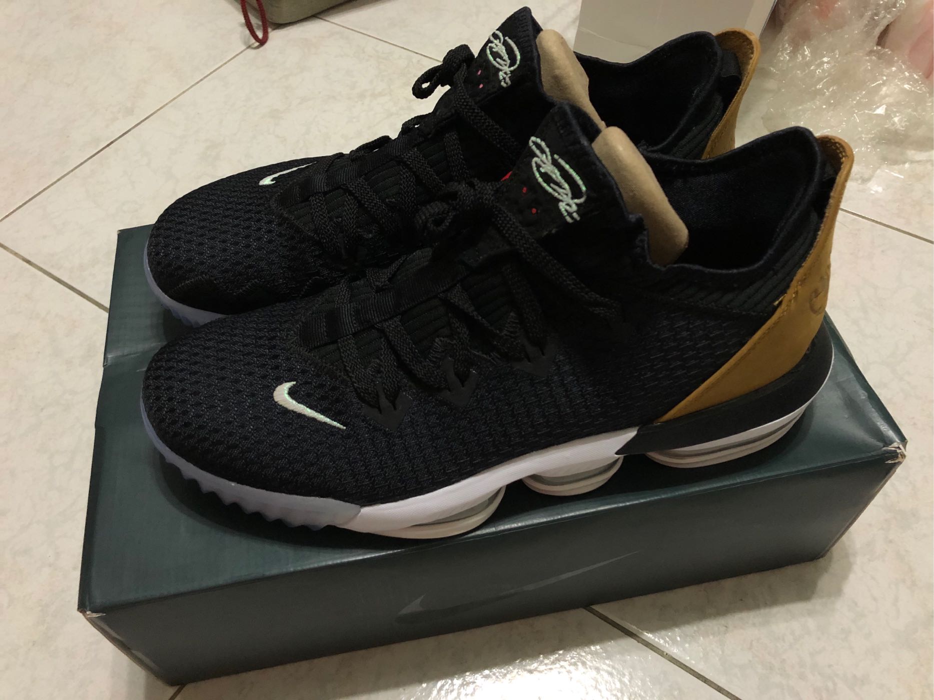 Nike LeBron 16 Low Soundtrack LBJ XVI 全新us 11 | Yahoo奇摩拍賣