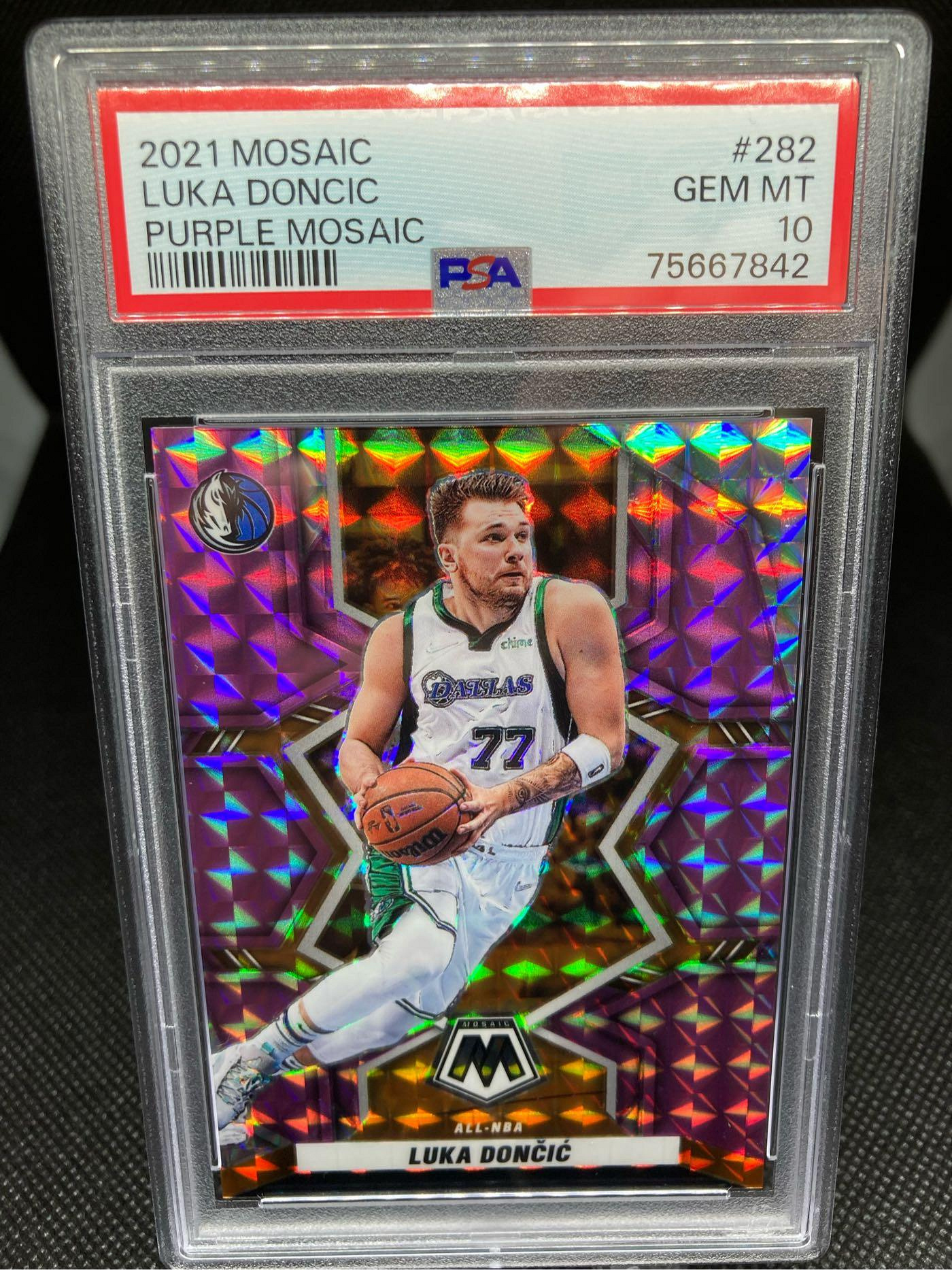 NBA 2021 Panini Mosaic Luka Doncic Purple Mosaic /49 #282 PSA 10