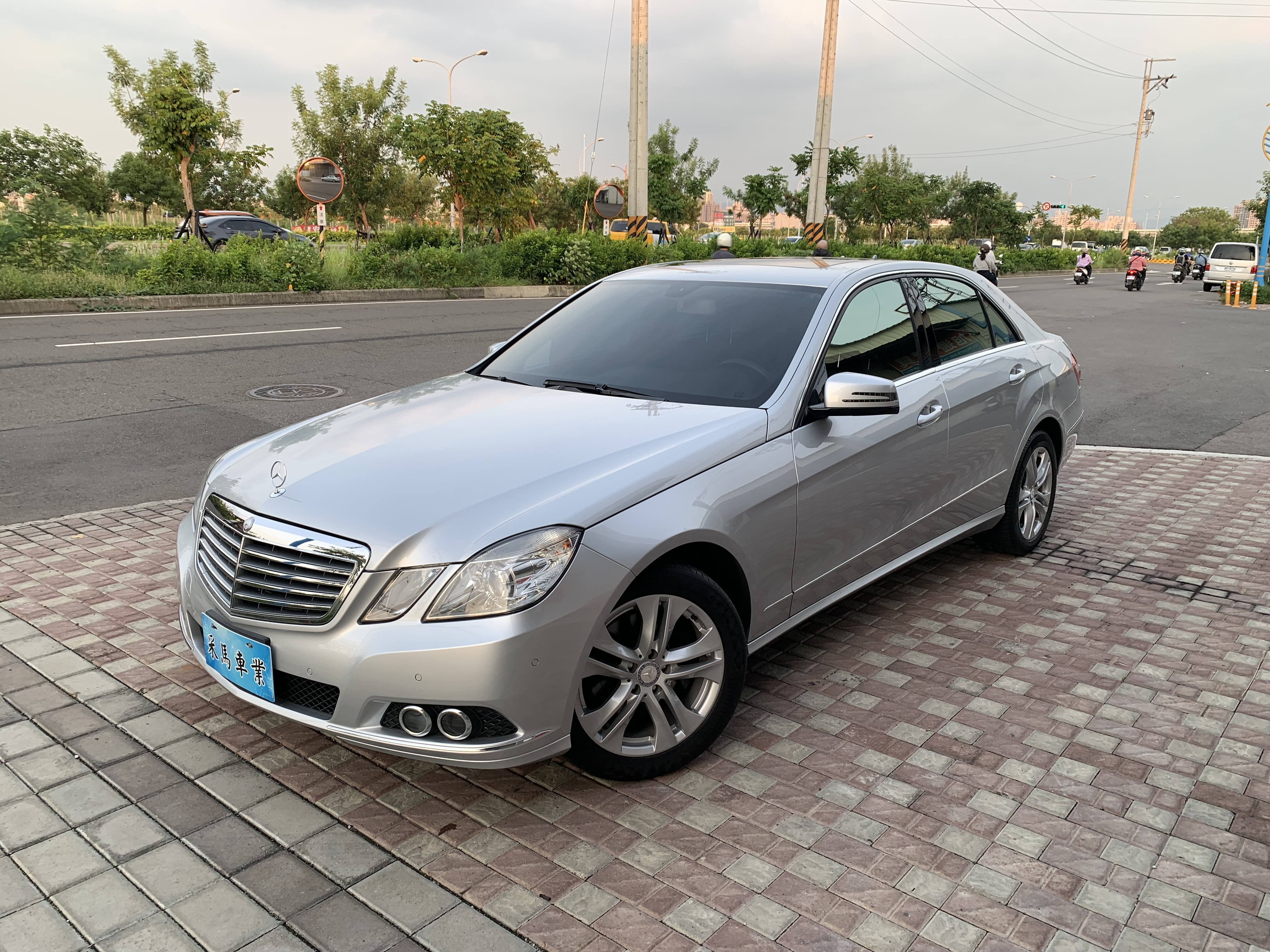 2011 M-Benz 賓士 E-class