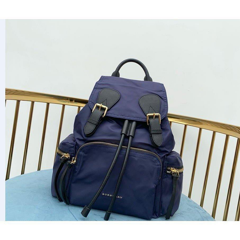 全新正品Burberry Medium 中型後背包 The Rucksack 藍色中款 金釦 金鍊 金