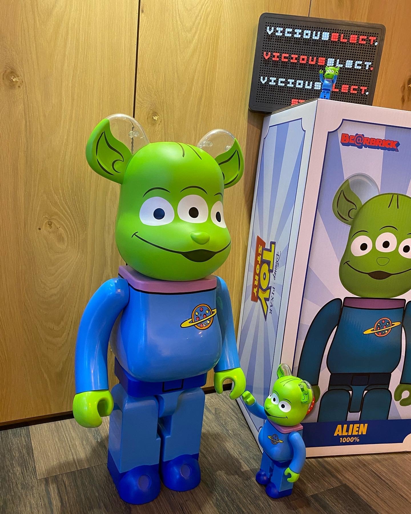 全新現貨 BE@RBRICK TOY STORY 玩具總動員 ALIEN 100% &amp; 400% 三眼怪 巴斯光年 胡迪