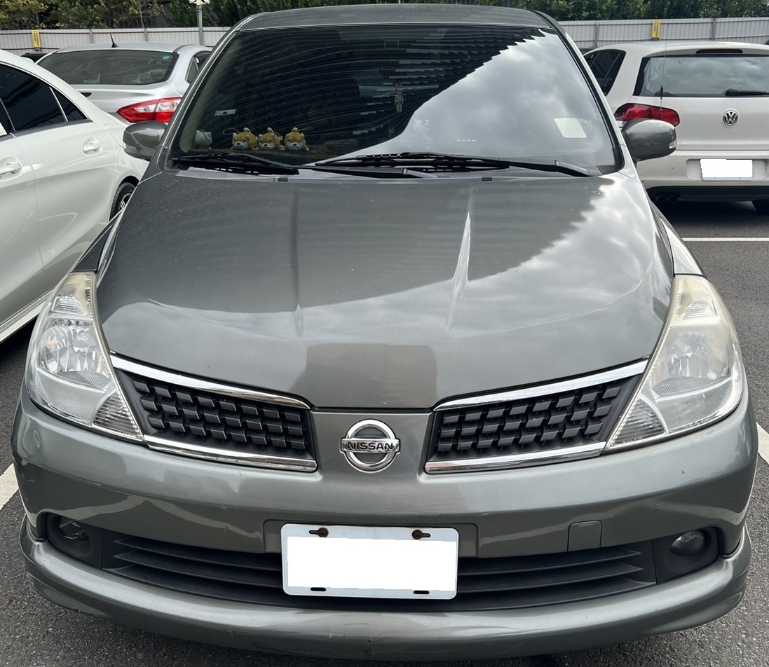 2012 Nissan 日產 Tiida 5d