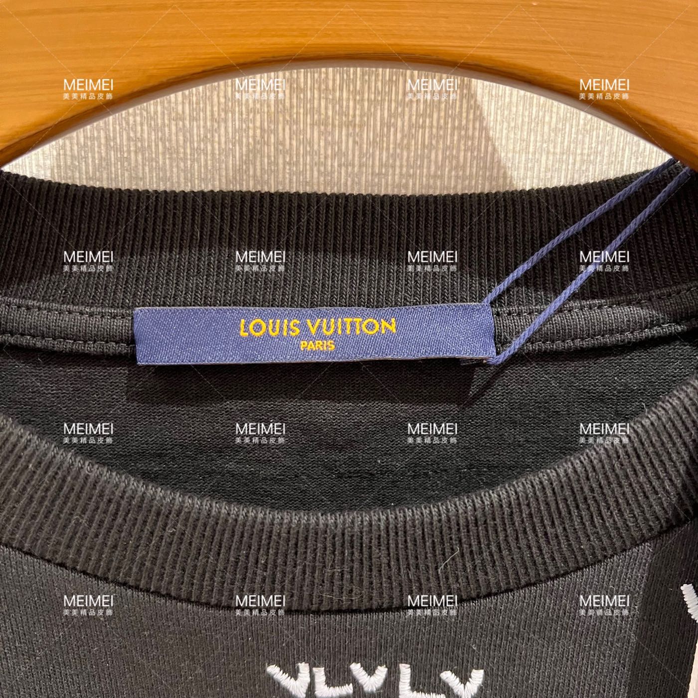 Louis Vuitton LV Spread Embroidery T-Shirt BlackLouis Vuitton LV