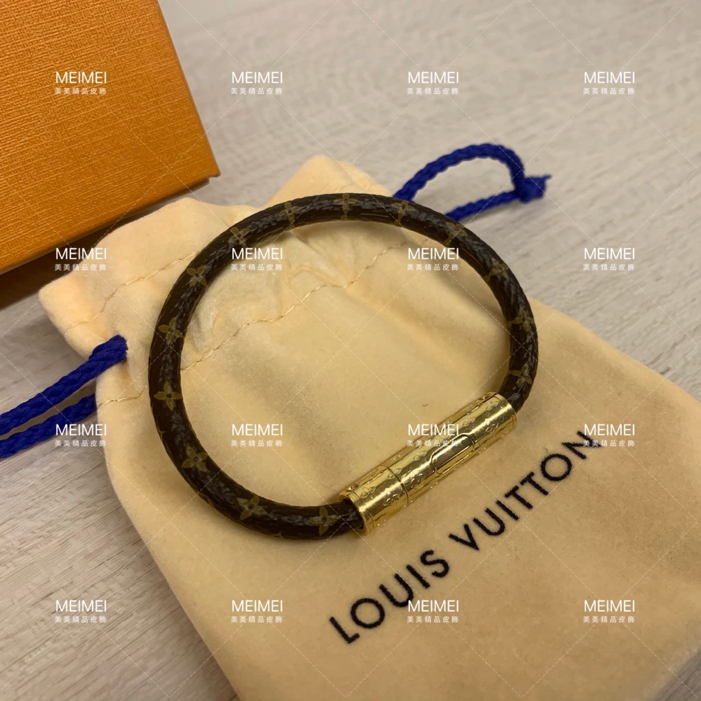 Louis Vuitton Lv confidential bracelet (M6334E)