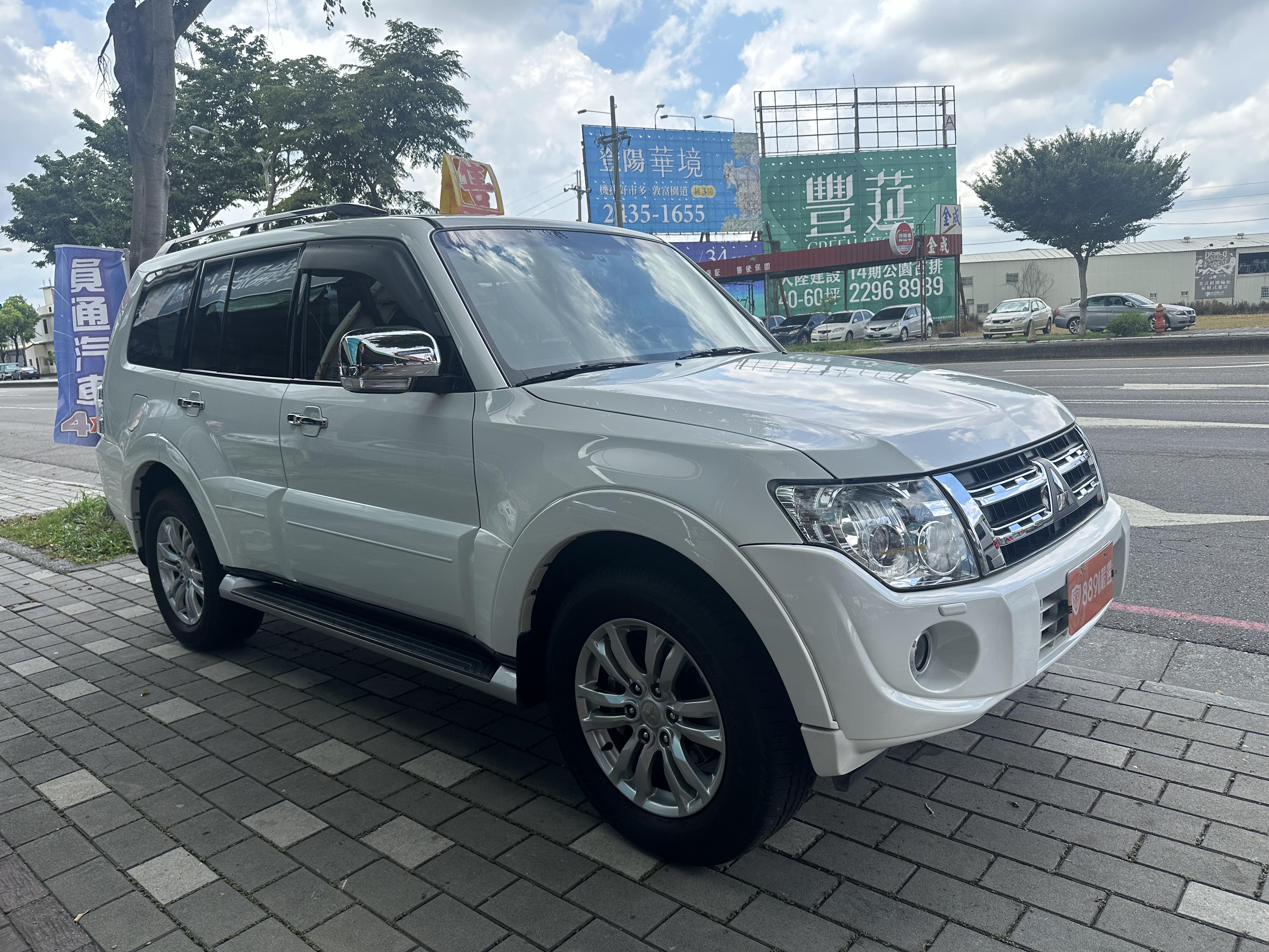 2014 Mitsubishi 三菱 Pajero