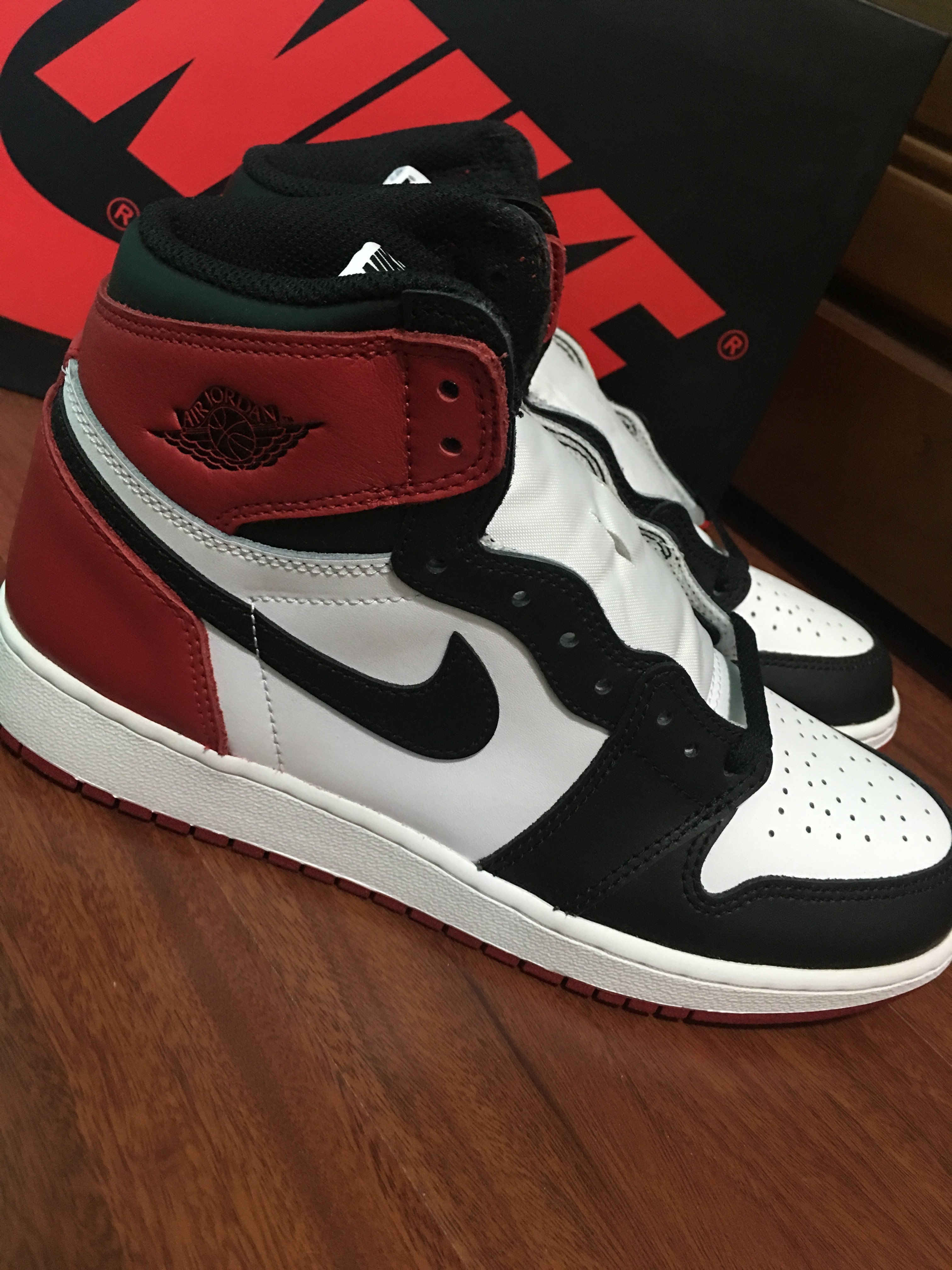 全新Nike Air Jordan Retro 1 High OG Black Toe 黑頭男555088-125