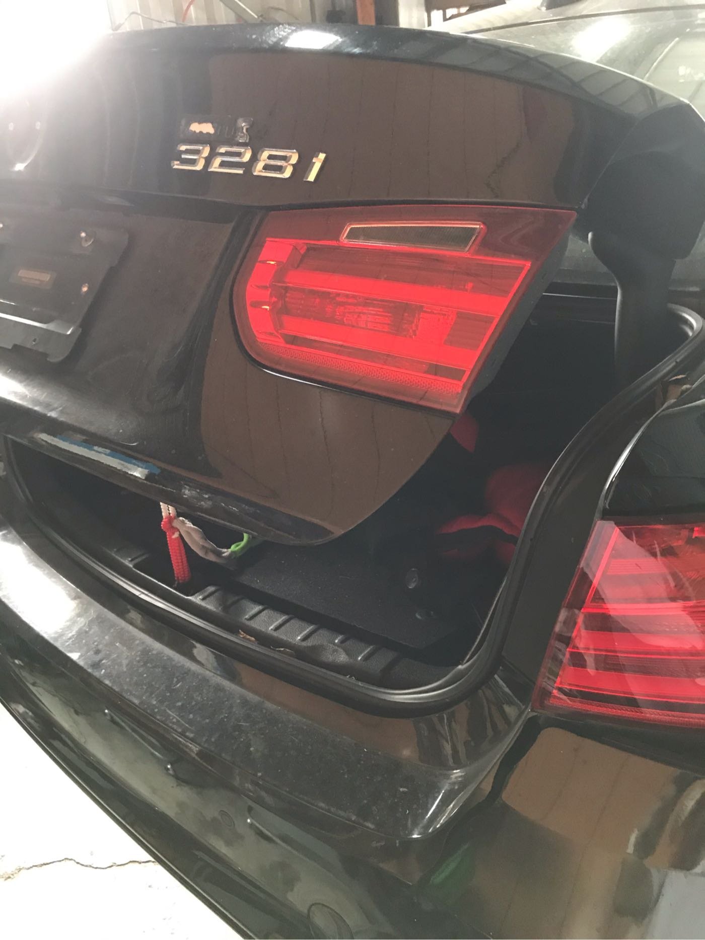 BMW  F30 328i 報廢 零件車拆賣 318 320 328