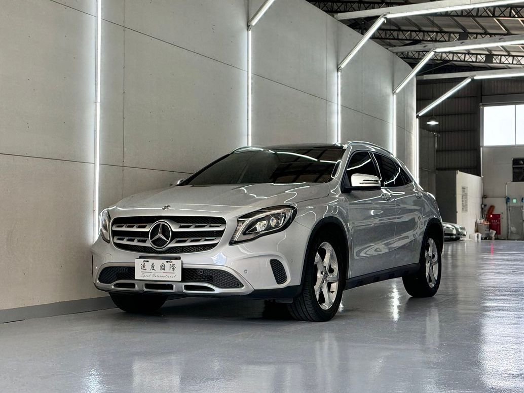 2018 M-Benz 賓士 Gla-class