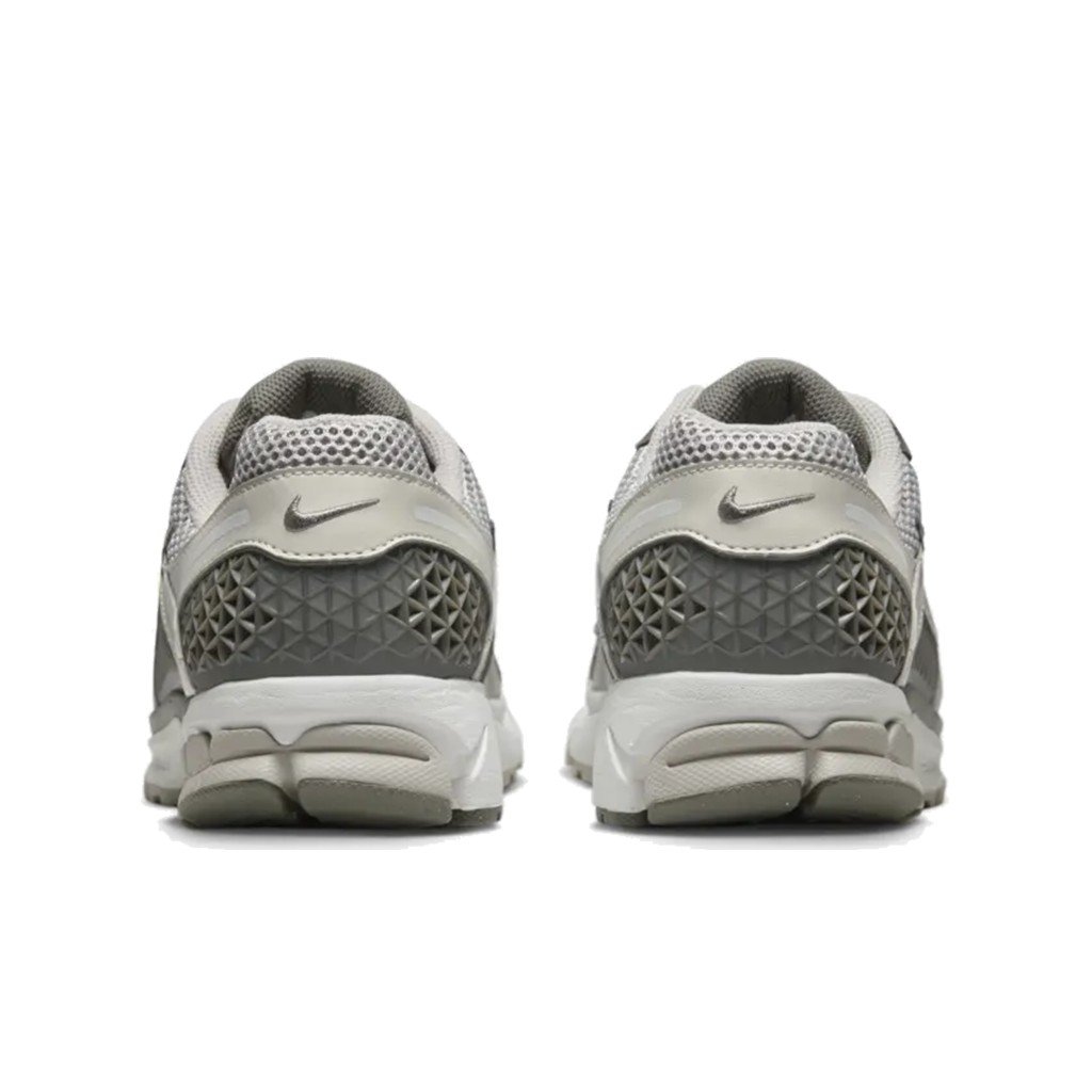 A-KAY0】NIKE ZOOM VOMERO 5 IRON ORE FLAT PEWTER 卡其灰【FD0791-012