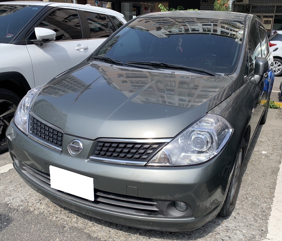 2011 Nissan 日產 Tiida 5d