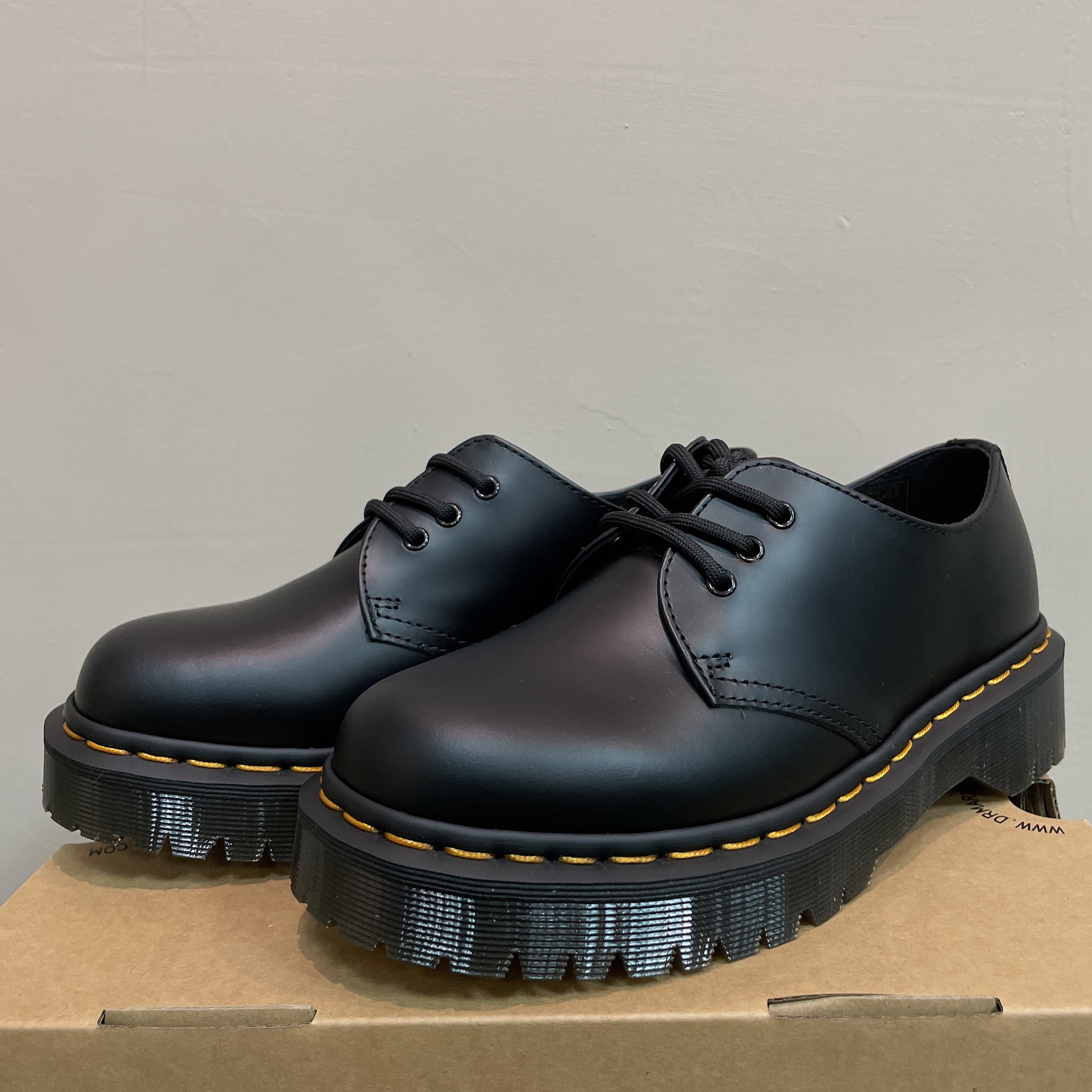 Dr.Martens 馬丁鞋馬汀鞋經典1461 BEX 3孔厚底黑色硬皮【 BRITISH LOOK