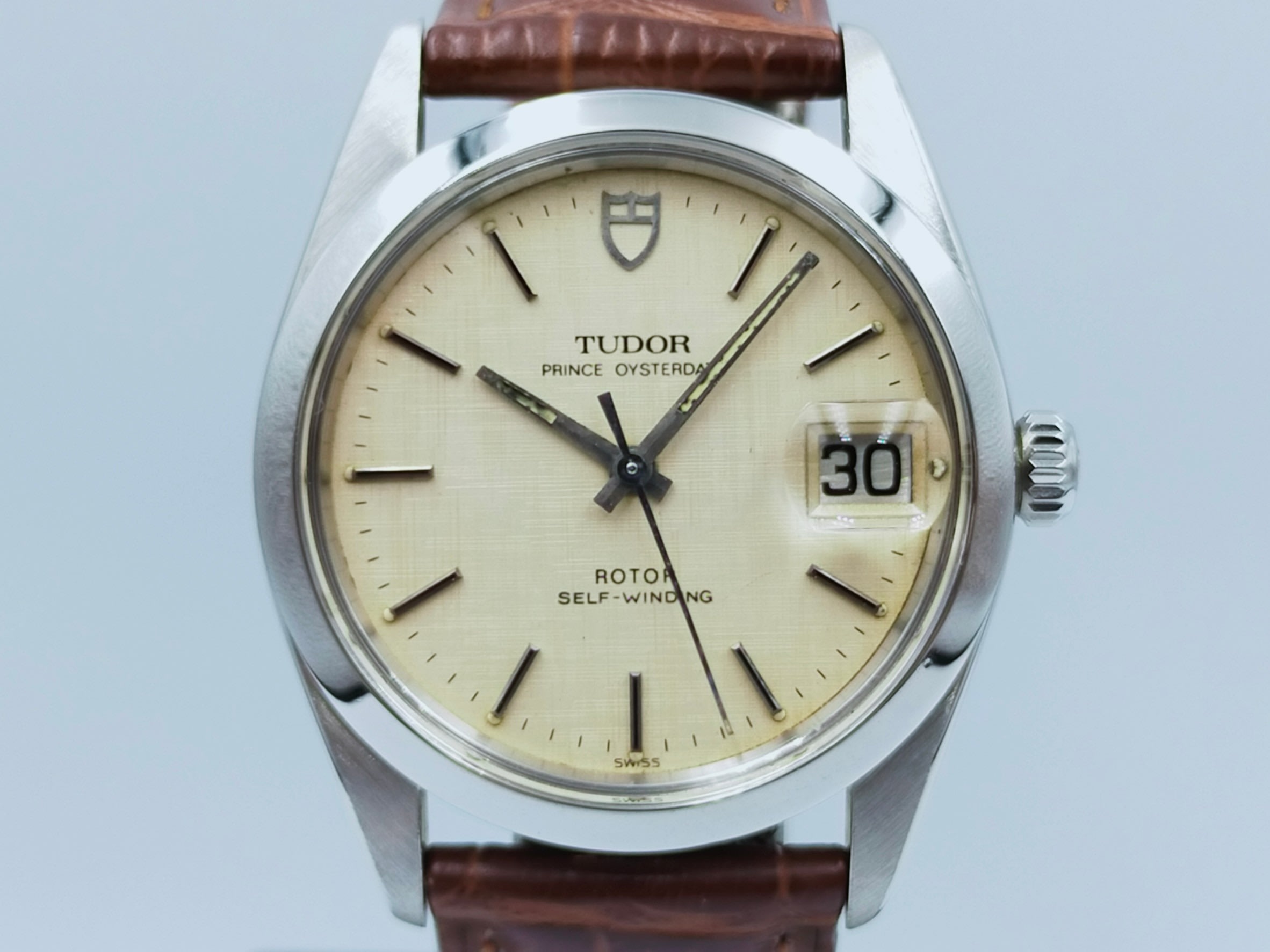 信頼 tudor 純正 18mm 腕時計(アナログ) - www.motocd.com