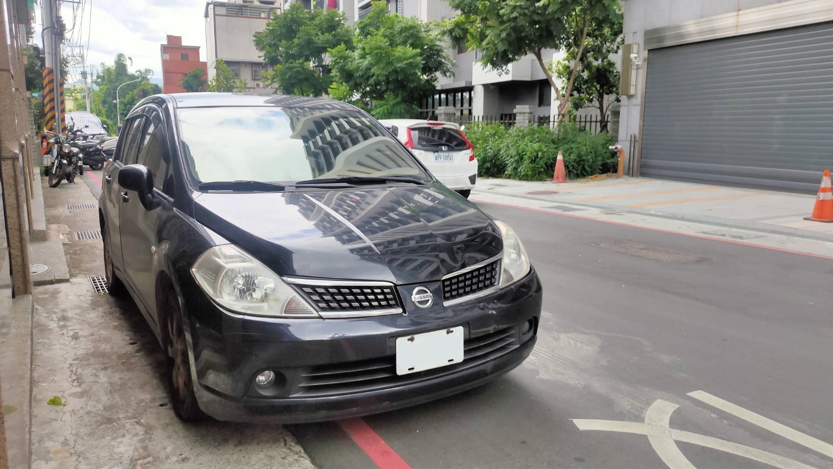 2012 Nissan 日產 Tiida 5d