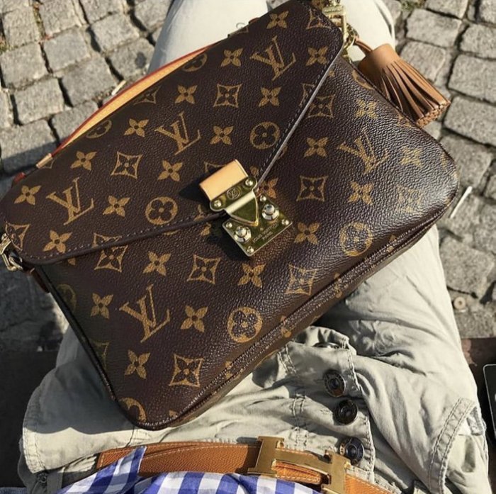  Louis Vuitton M44876 Monogram Reverse Canvas