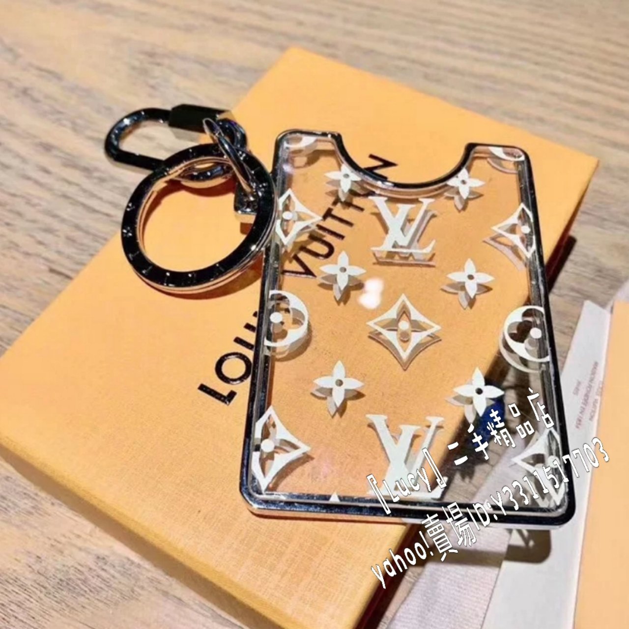 Louis Vuitton MONOGRAM Lv prism id holder (M68285)