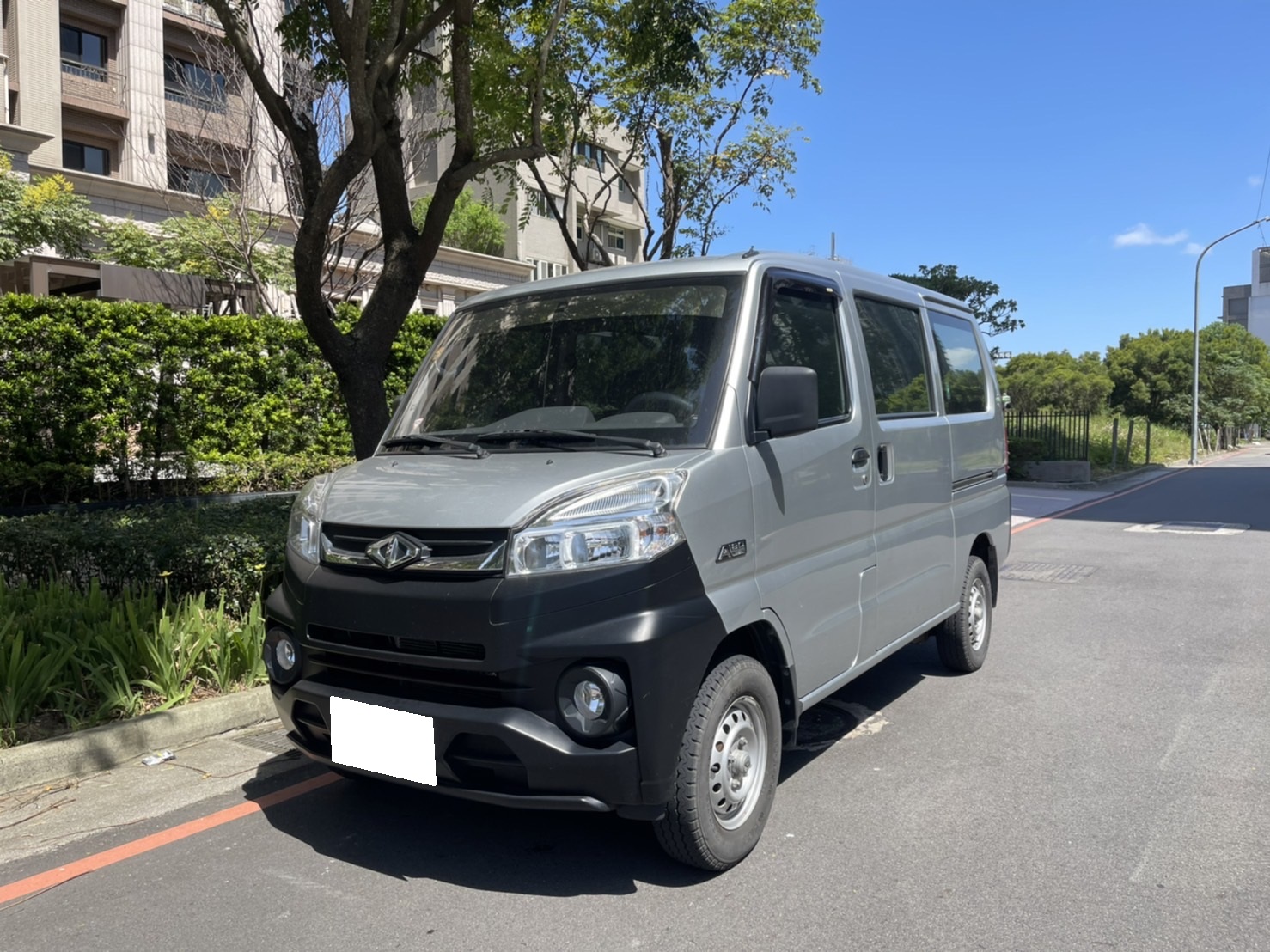 2021 Mitsubishi 三菱 商用車