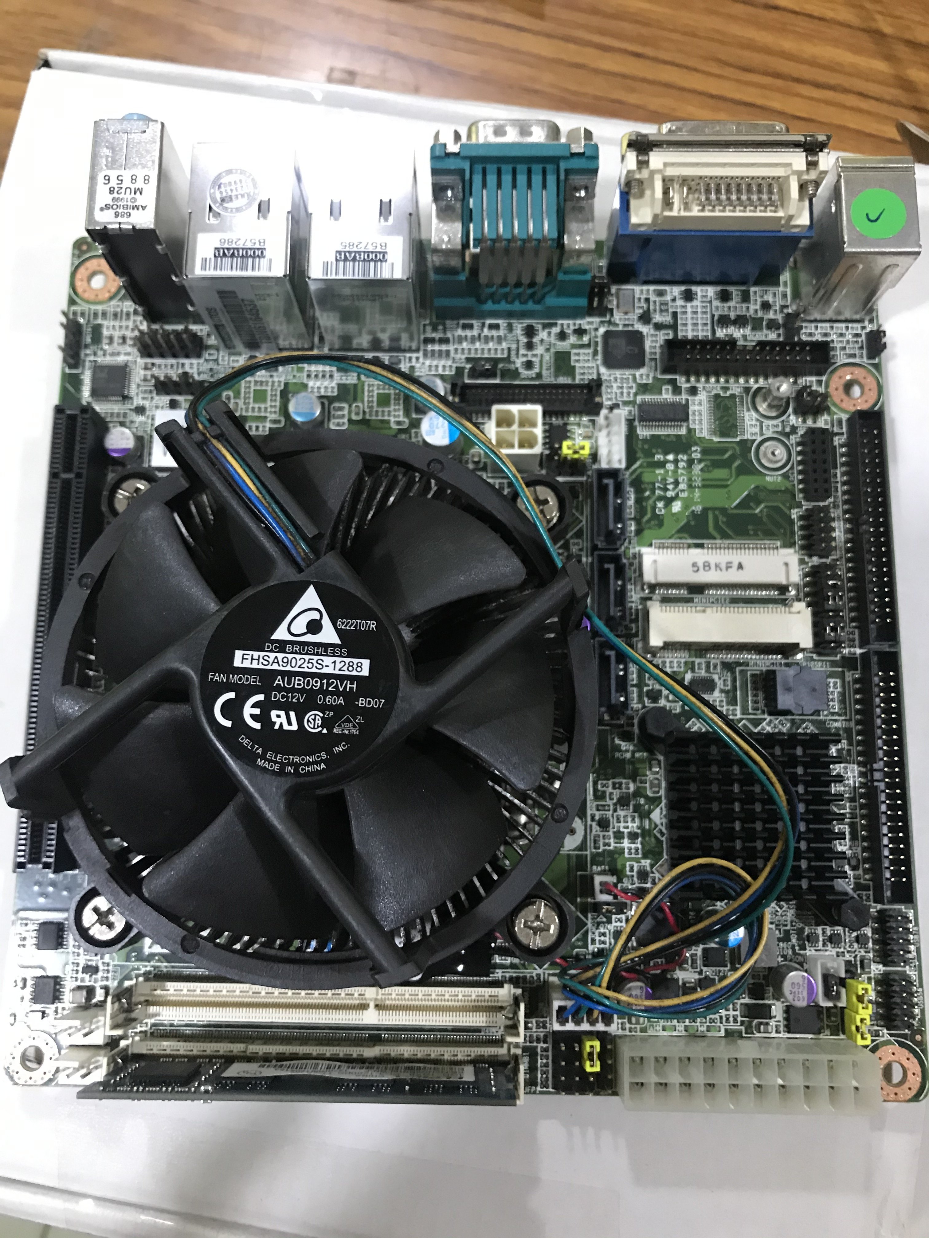 使用一個月 研華 AIMB203 H81主機板 含G1840T/4G 1150腳位 MINI ITX  2800元